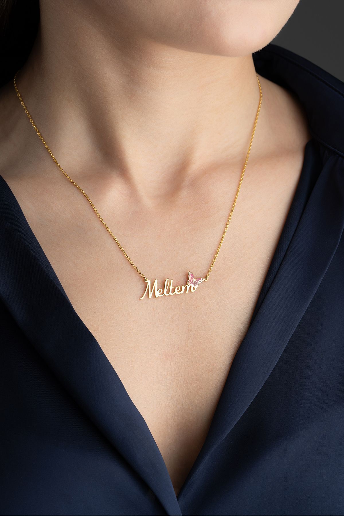 Gümüş İsimli Kelebek Kolye