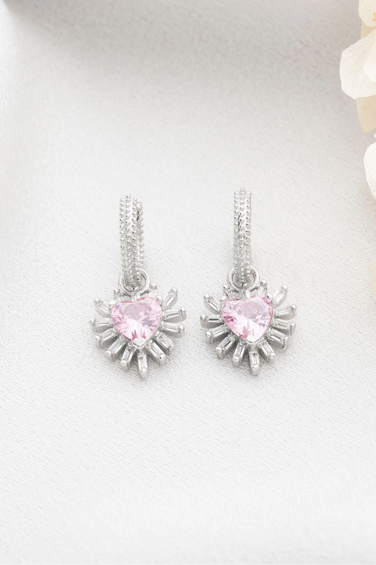 Gümüş Baget Taşlı Kalp Küpe