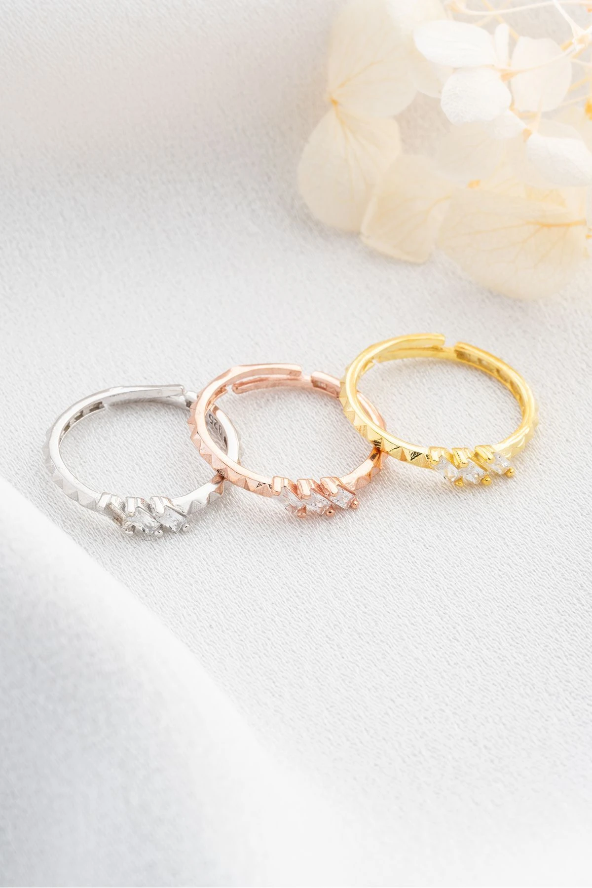 Gümüş Baget Taşlı Trio Ayarlanabilir Yüzük