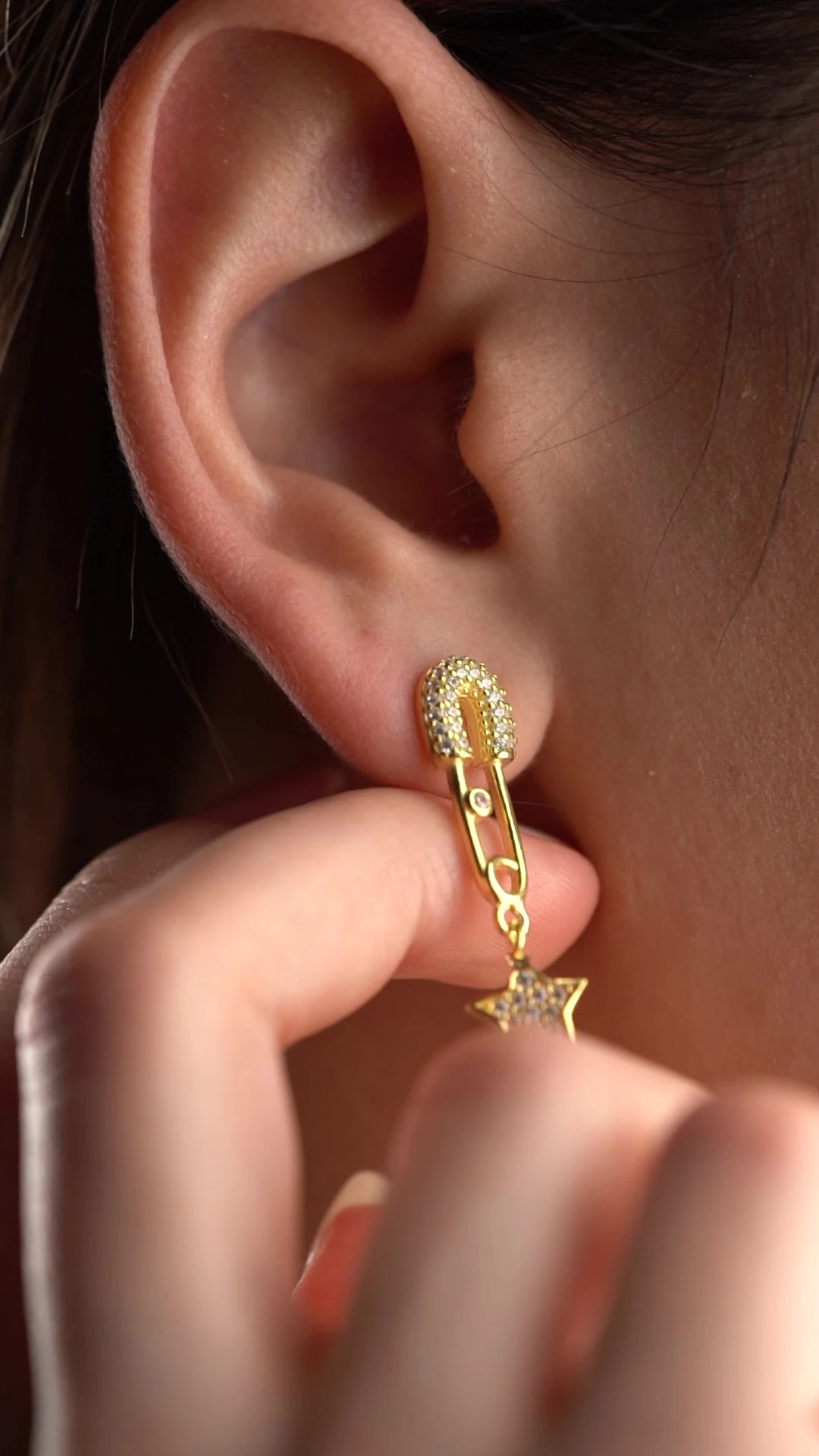 Gümüş Yıldızlı Çengelli Iğne Küpe