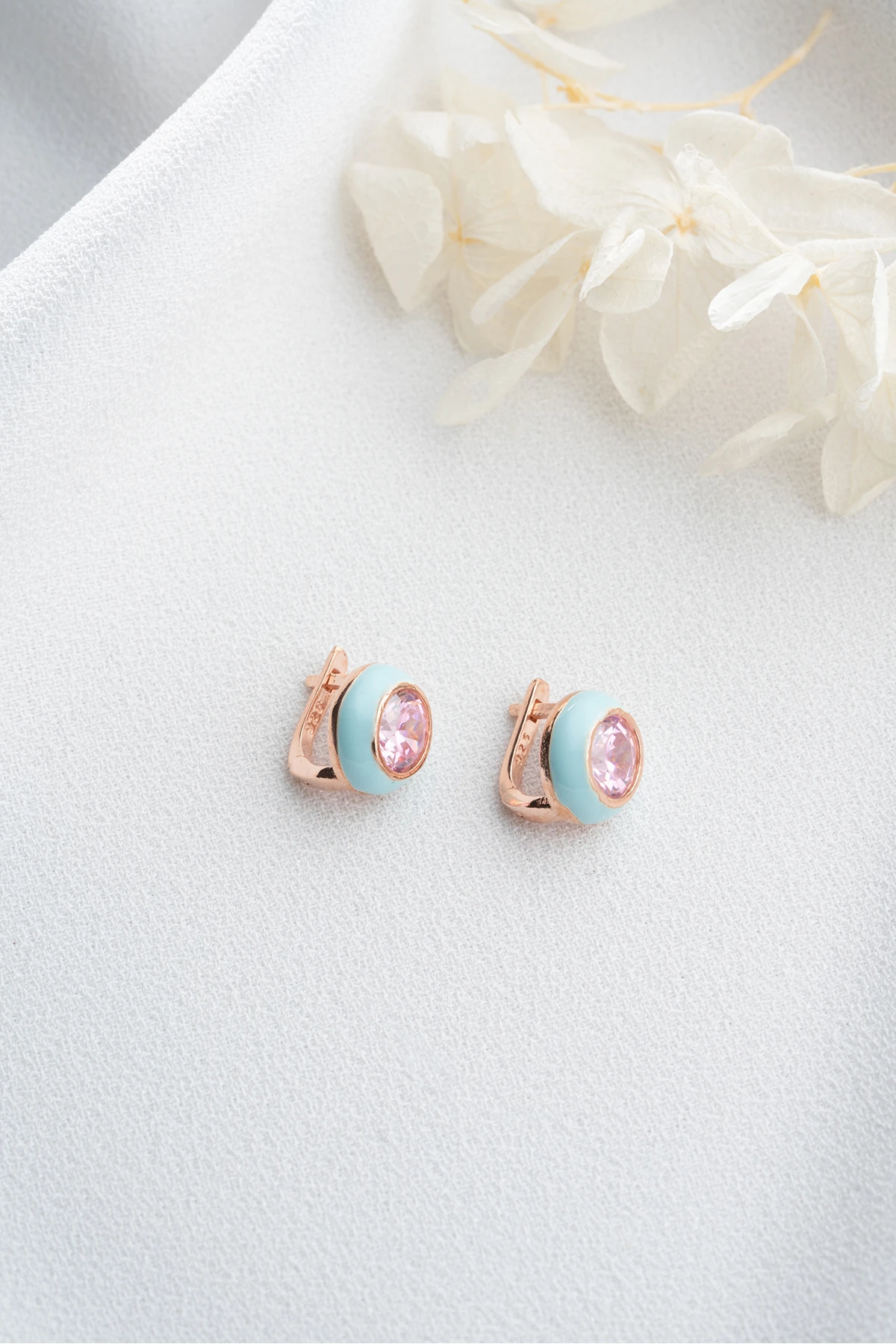 Gümüş Minik Taşlı Küpe