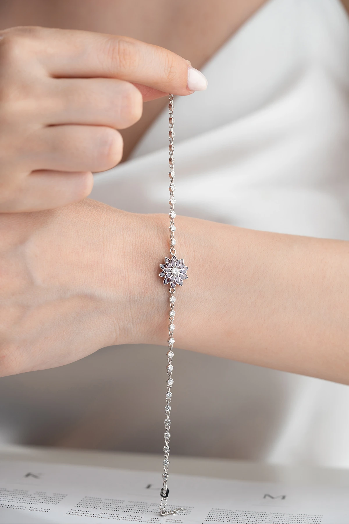 Gümüş Amatist Taşlı Lotus Çiçeği Suyolu Bileklik