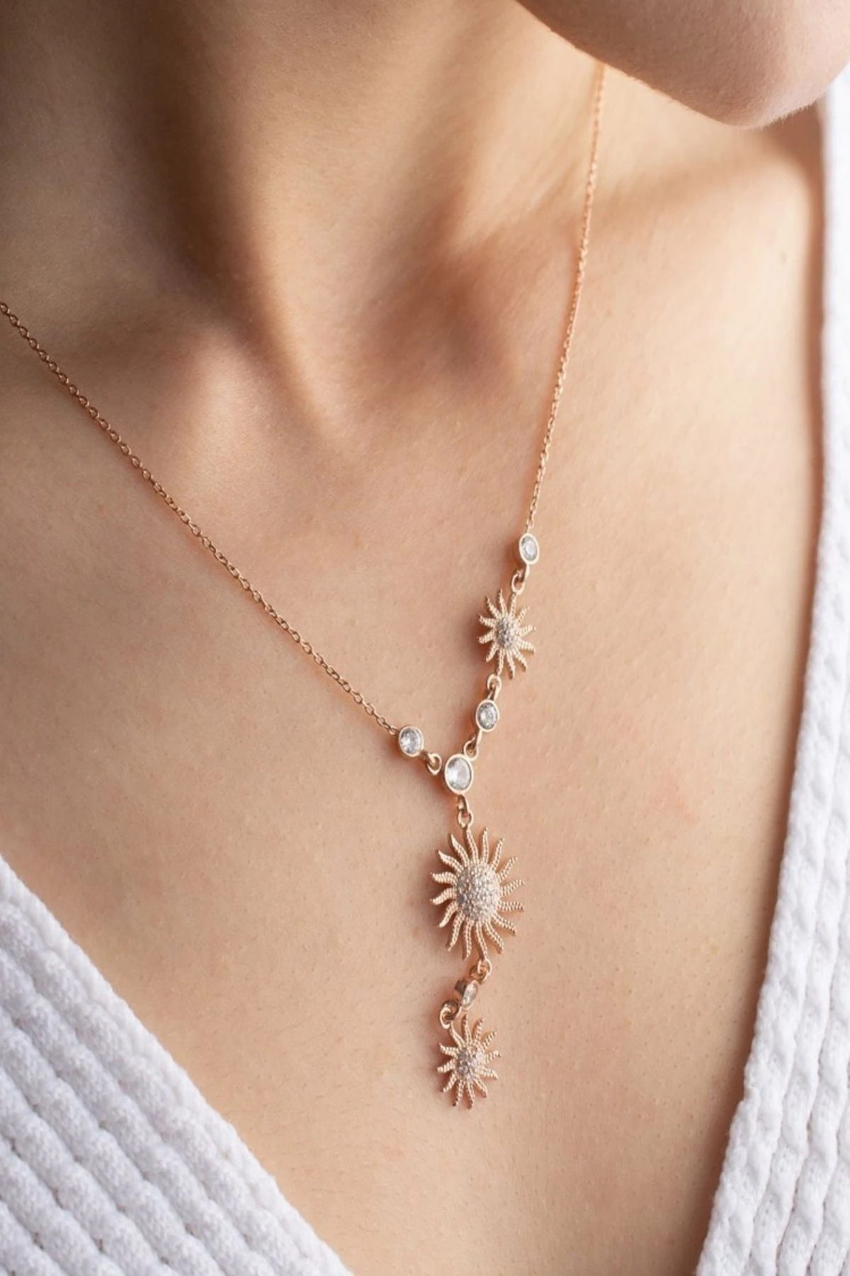 Gümüş Akışlı Güneş Kolye