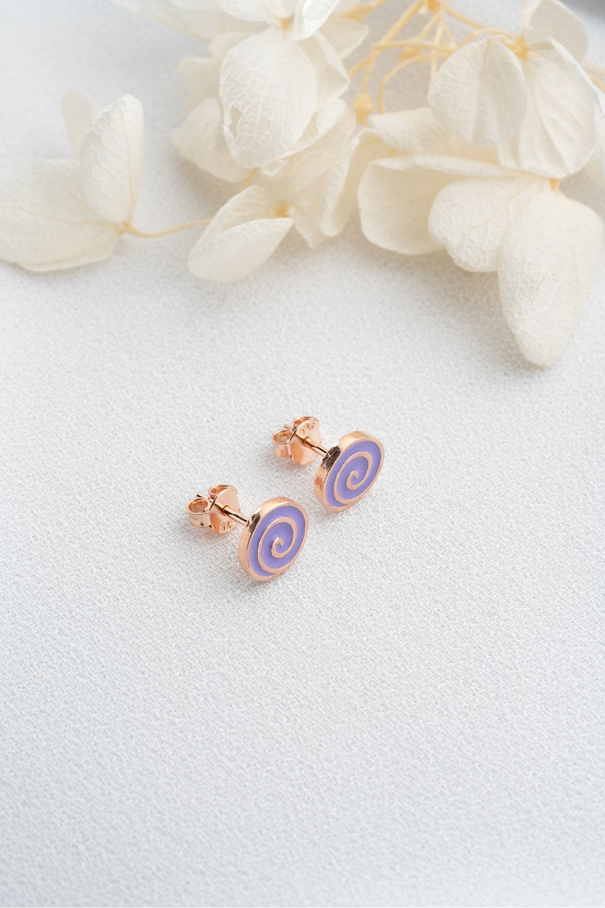 Gümüş Mor Minik Çivili Küpe