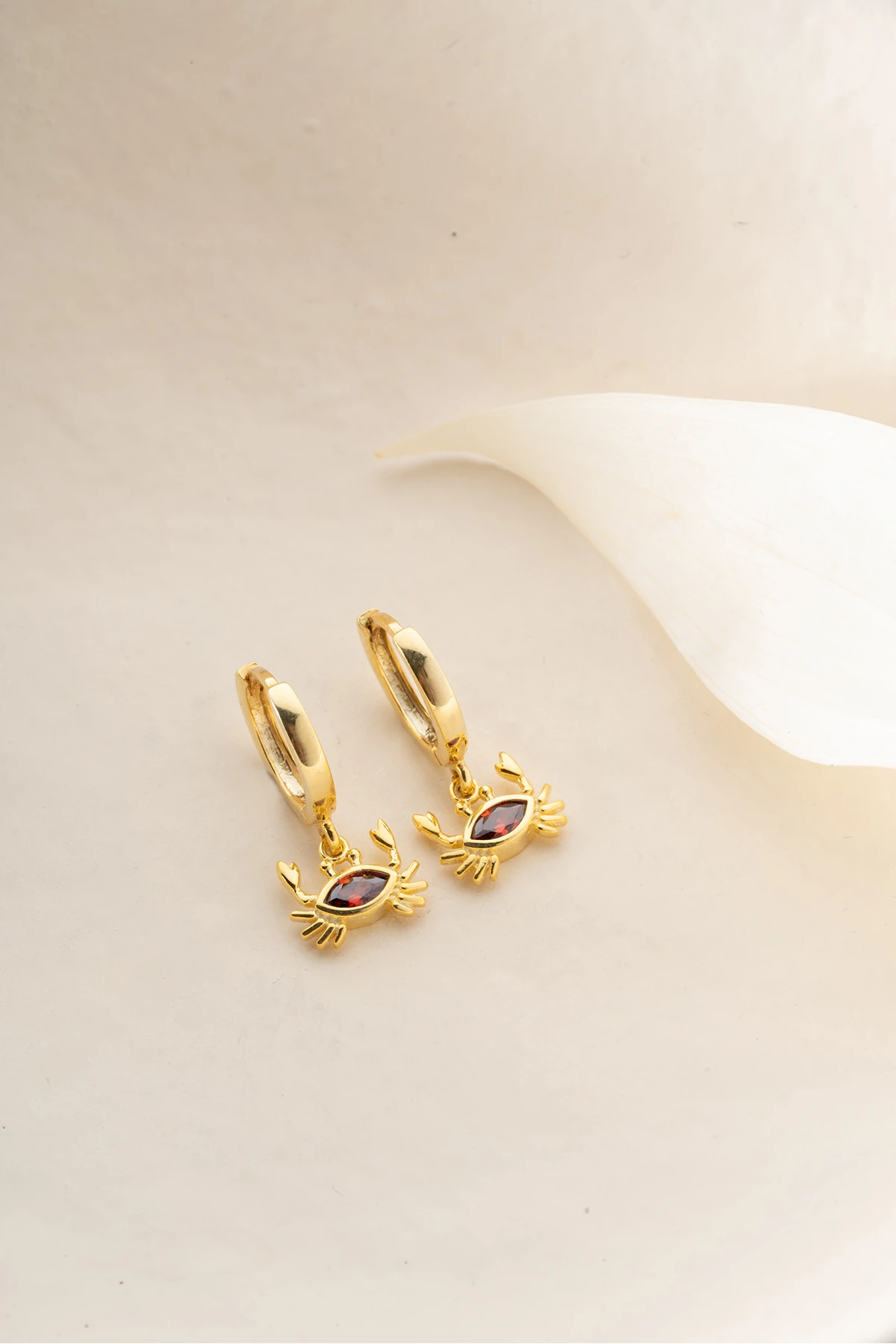 Gümüş Yengeç Model Küpesi