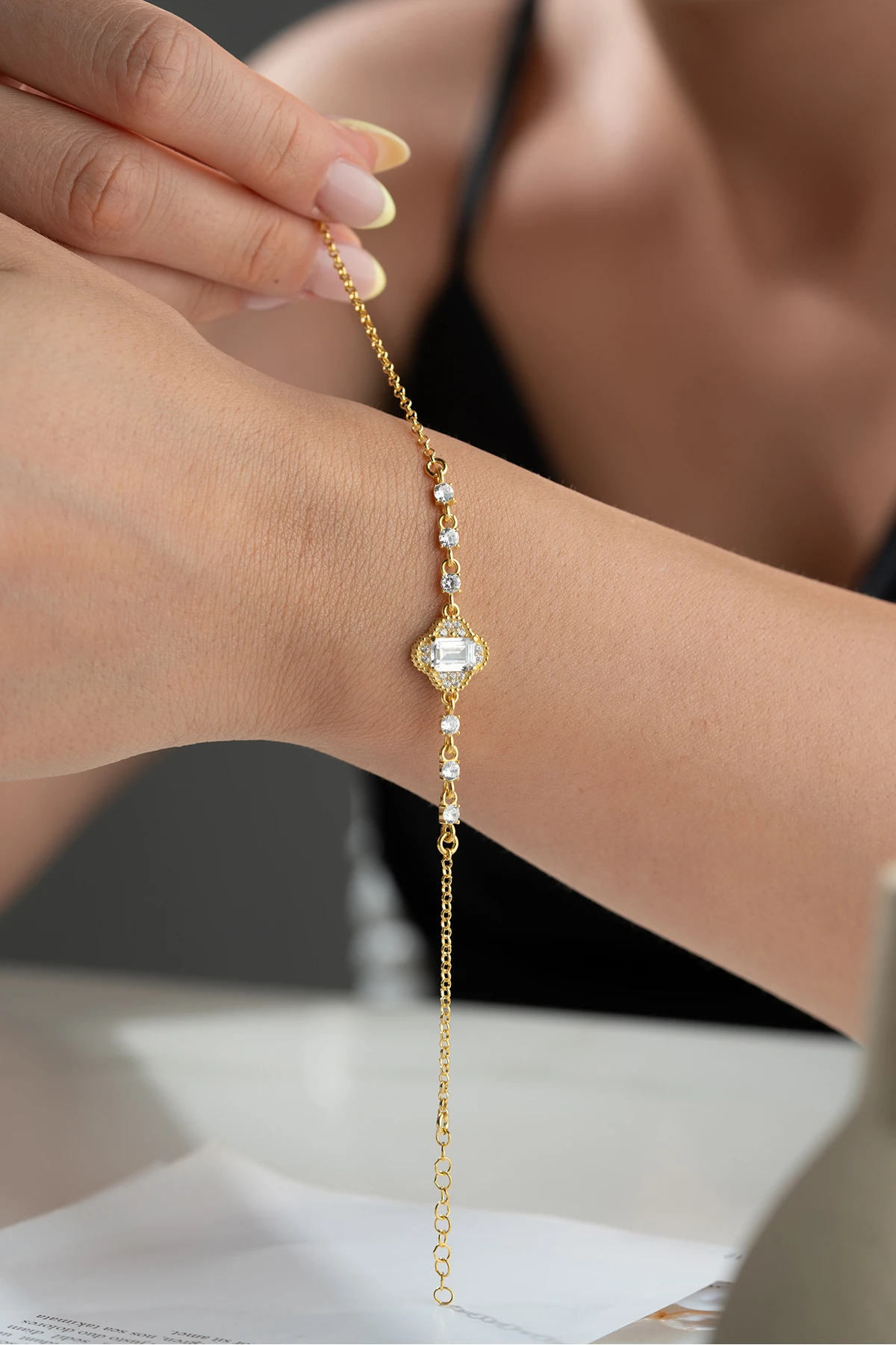 Gümüş Taşlı Yonca Bileklik