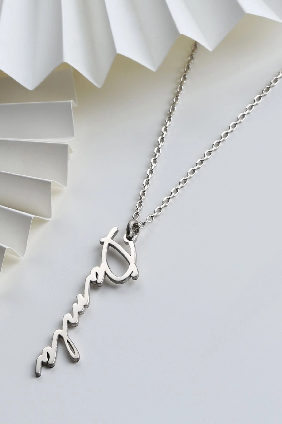 Gümüş Kişiye Özel Italik Isimli Kolye