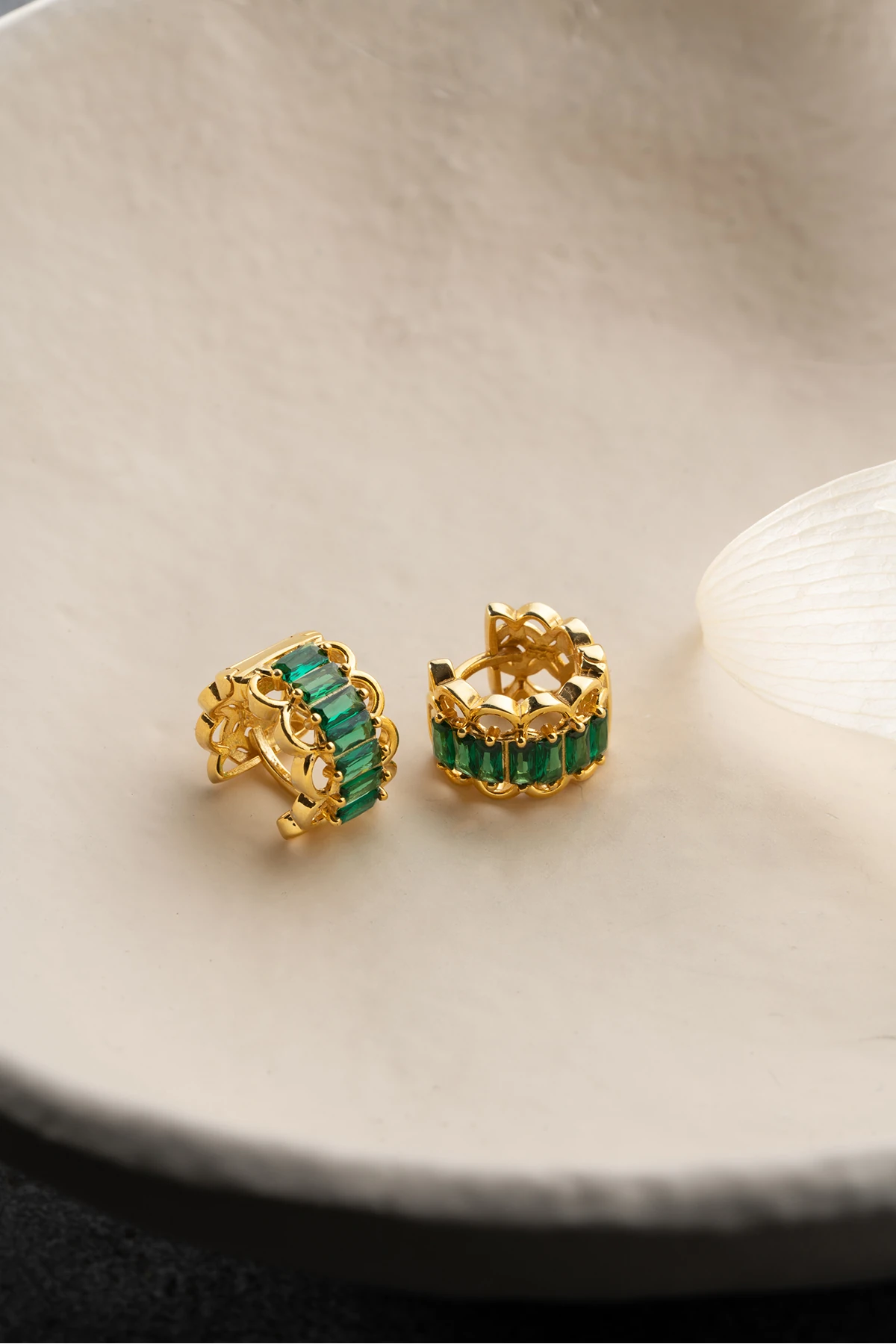 Gümüş Baget Zümrüt Küpe