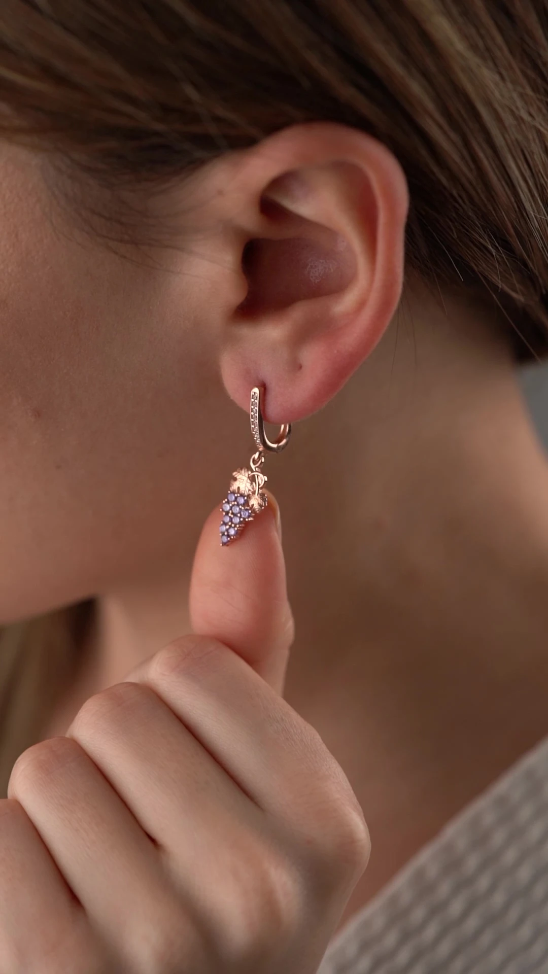 Gümüş Rose Sallantılı Üzüm Küpe