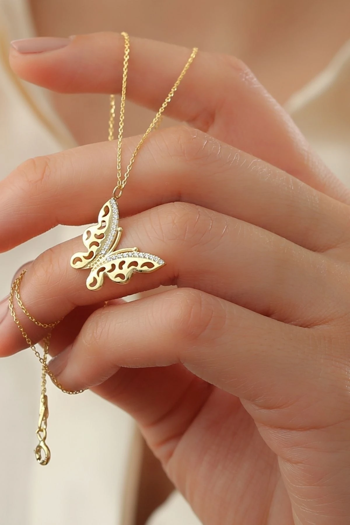 Gümüş Kelebek Kolye