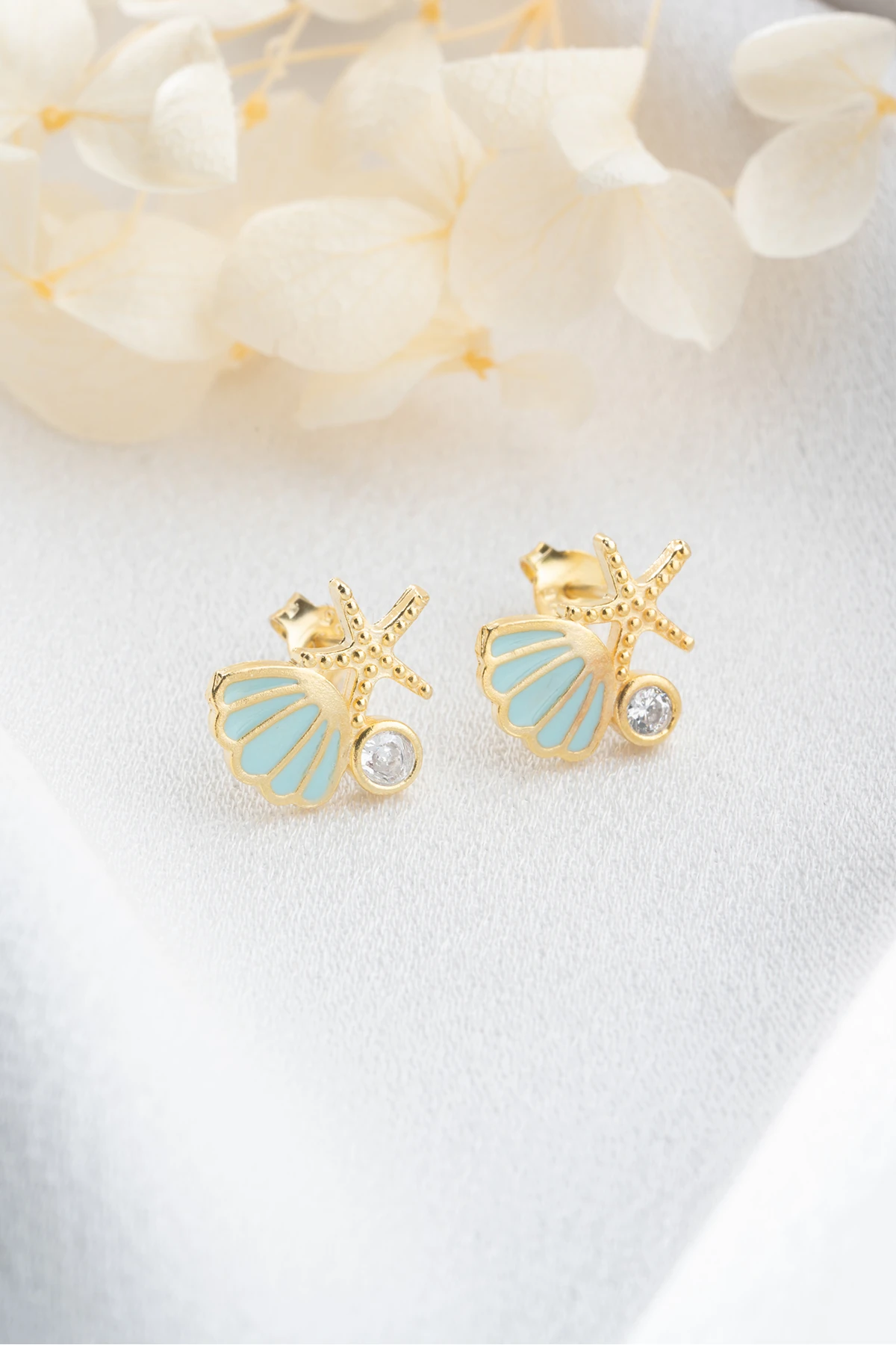 Gümüş Çivili Deniz Kabuğu Küpe