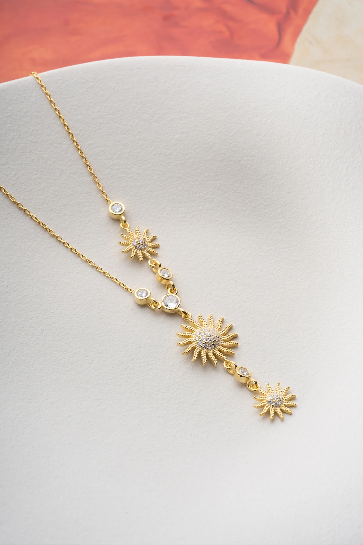 Gümüş Akışlı Güneş Kolye