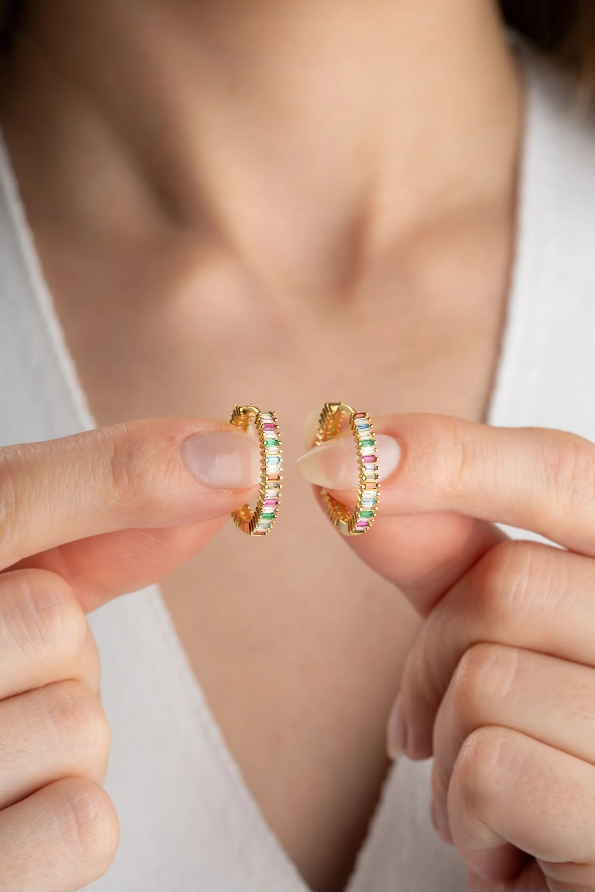 Gümüş Renkli Taşlı Küçük Boy Halka Küpe