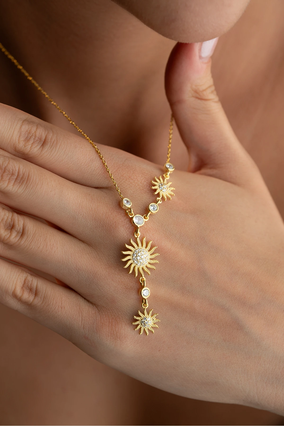 Gümüş Akışlı Güneş Kolye