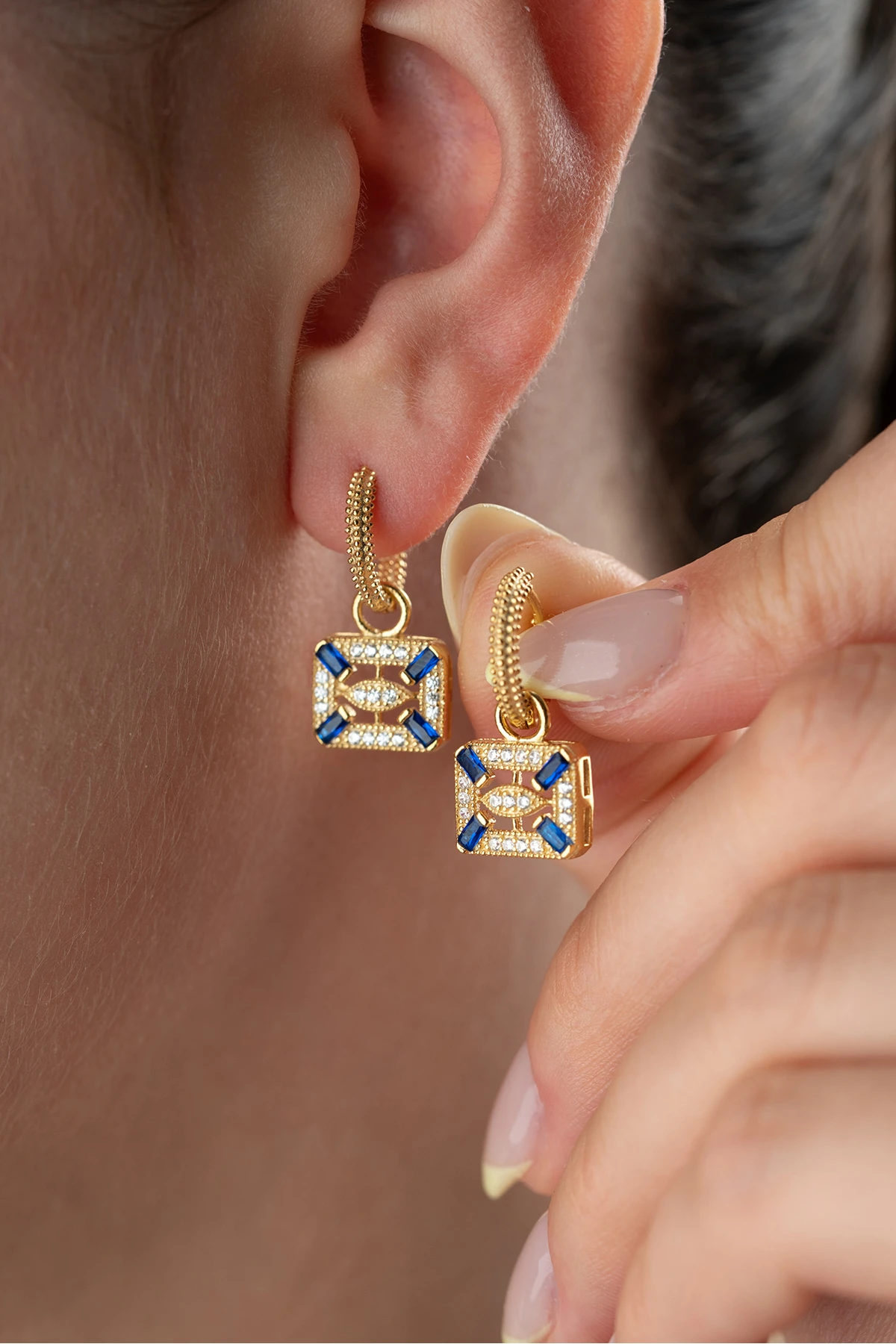 Gümüş Zirkon Taşlı Kadın Küpe