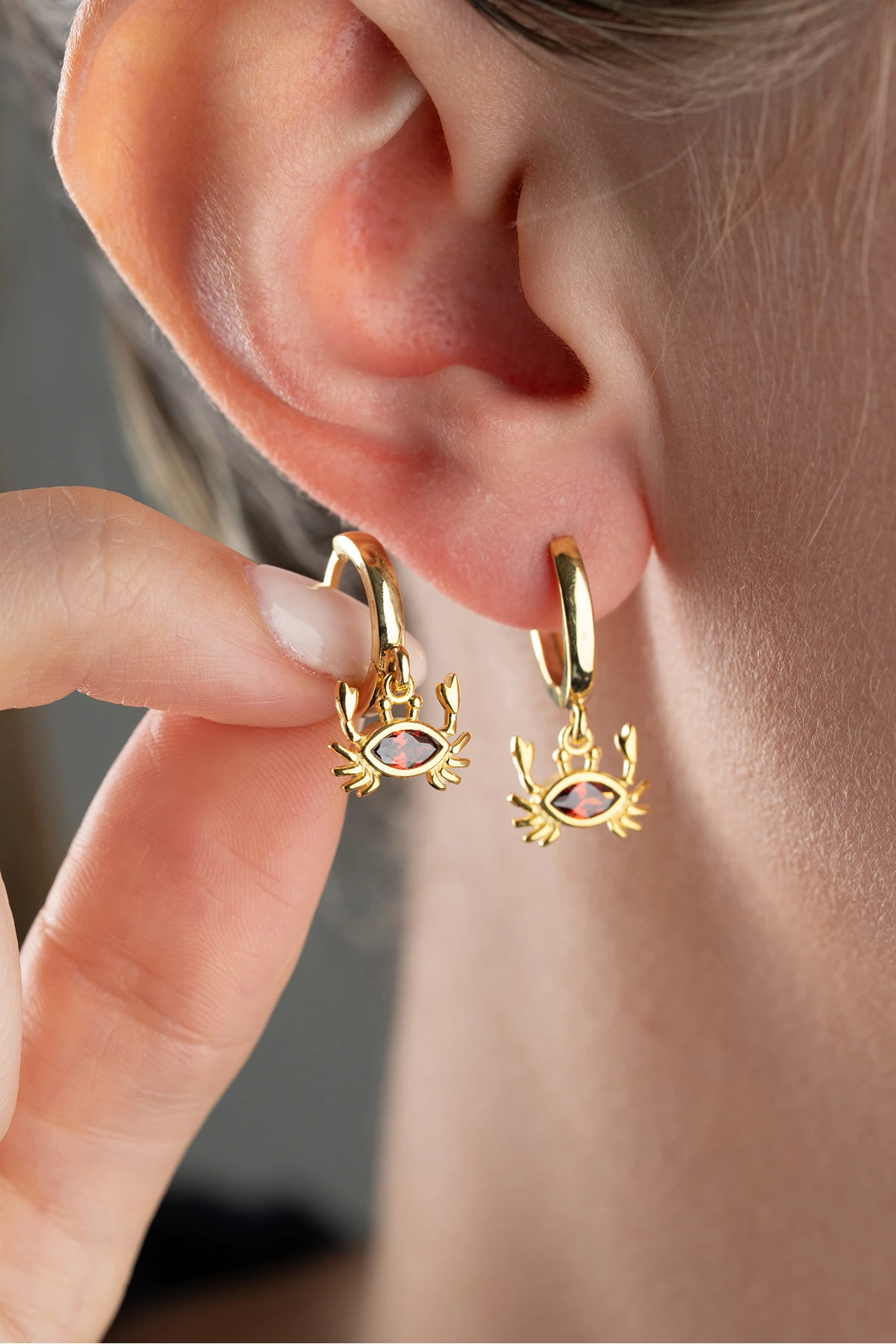 Gümüş Yengeç Model Küpesi