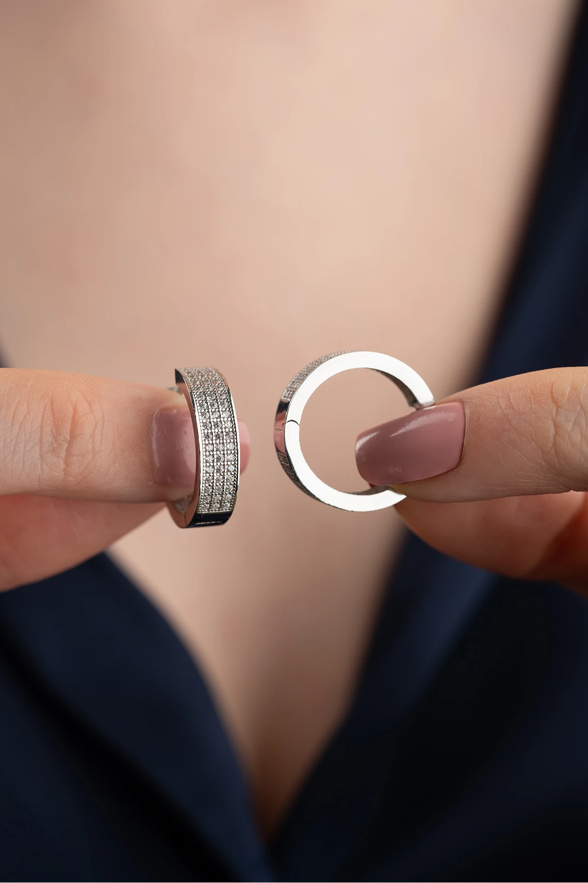 Gümüş Taşlı Halka Küpe