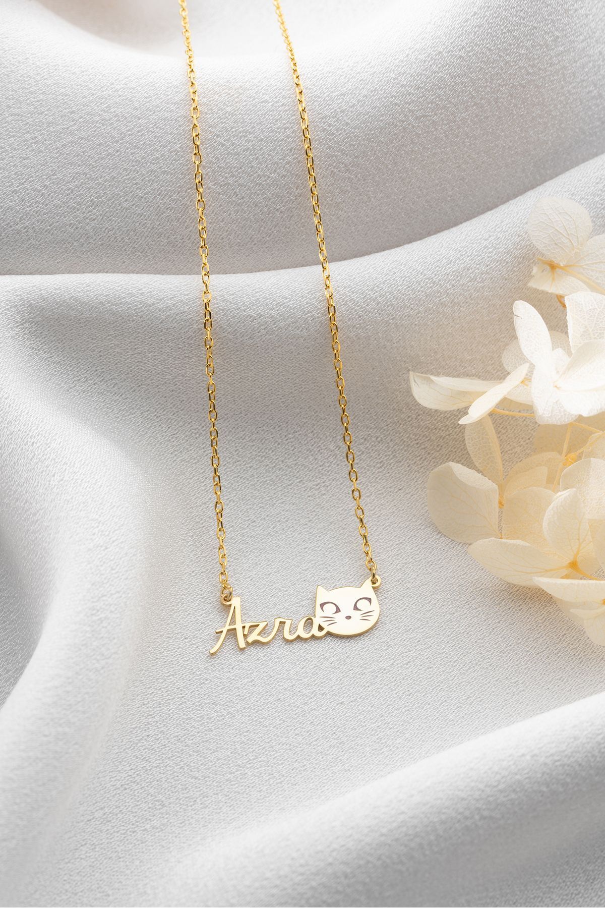 Gümüş İsimli Kedi Kolye