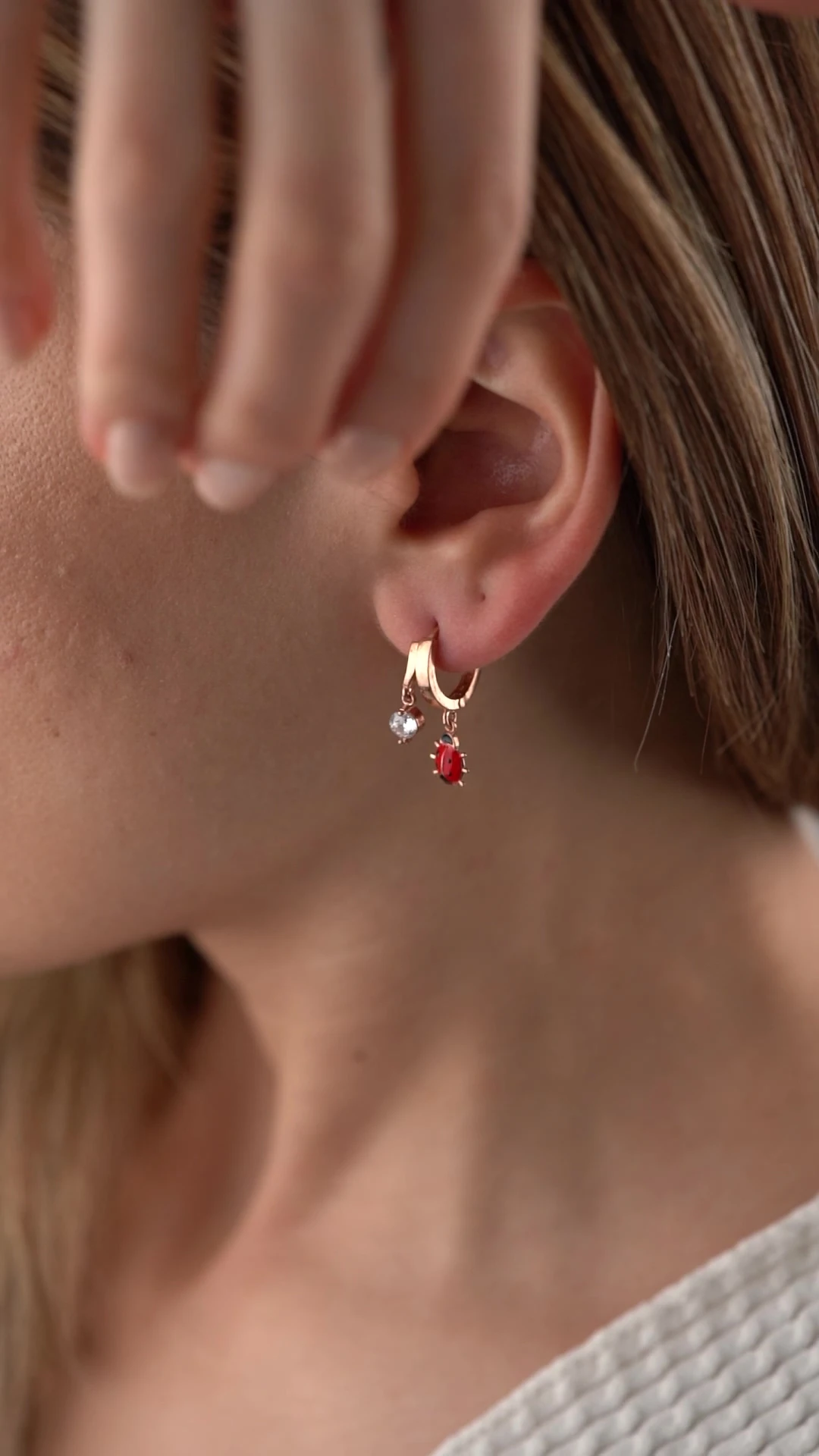 Gümüş Çift Uğur Böcekli Taşlı Küpe