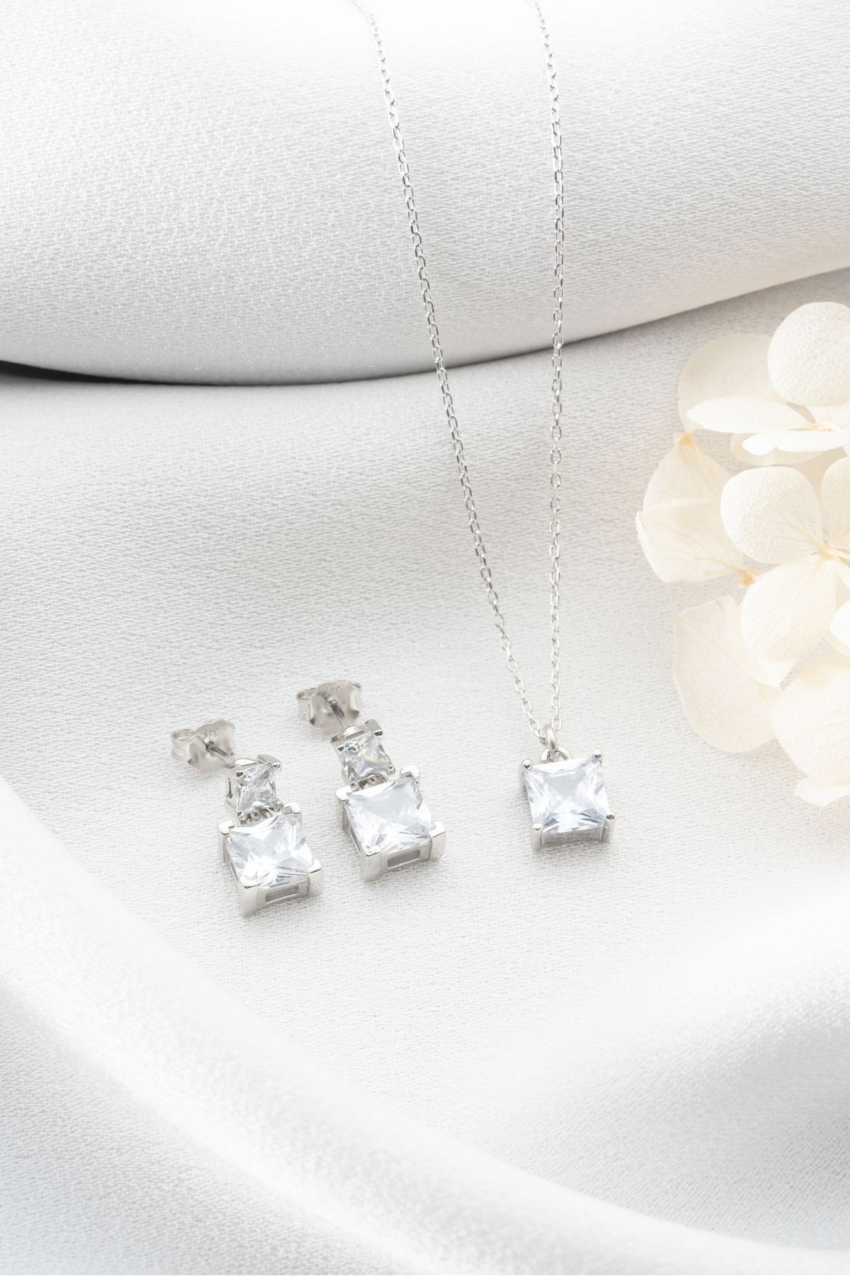 Gümüş Baget Taşlı Kolye Küpe Seti