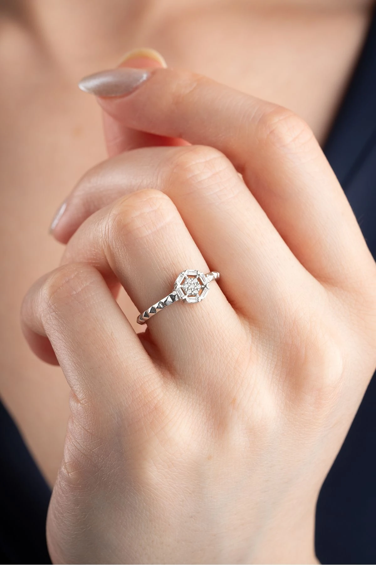 Gümüş Zirkon Taşlı Yüzük