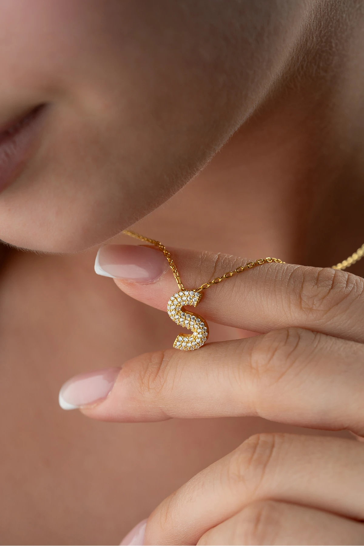 Gümüş Kişiye Özel Zirkon Taşlı Harf Kolye