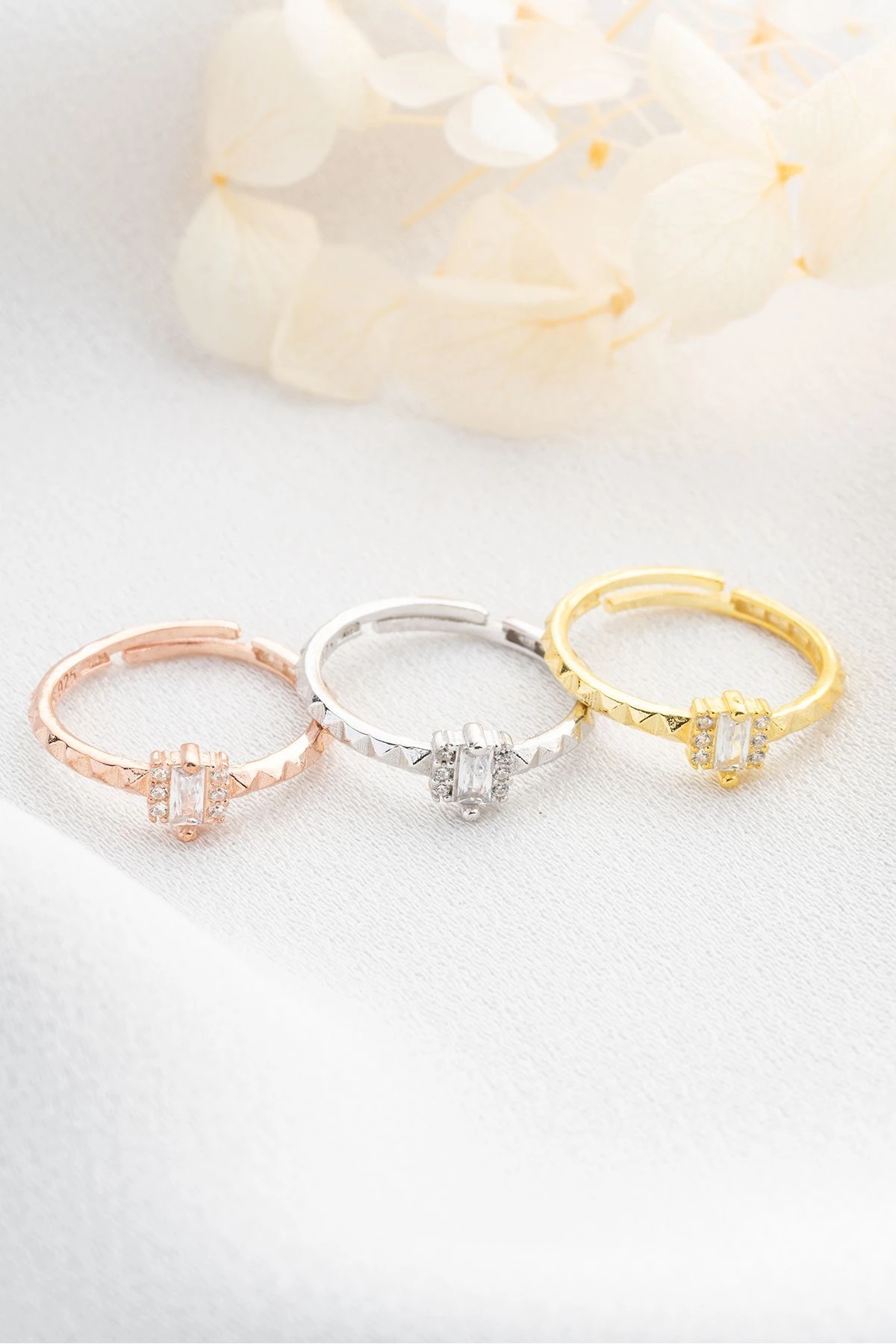 Gümüş Baget Zirkon Taşlı Yüzük