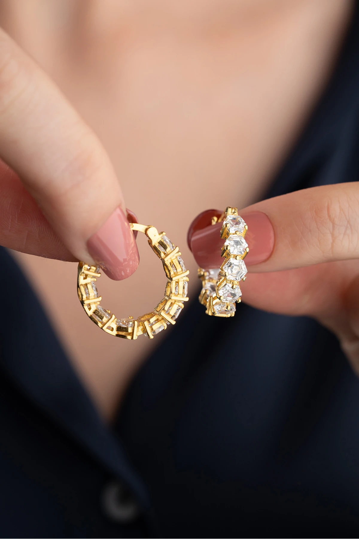 Gümüş Taşlı Halka Kalp Taşlı Küpe