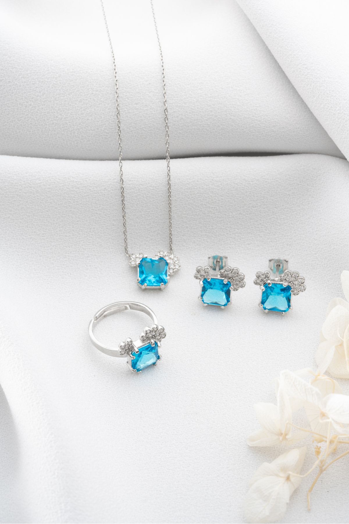 Gümüş Baget Taşlı Takı Seti