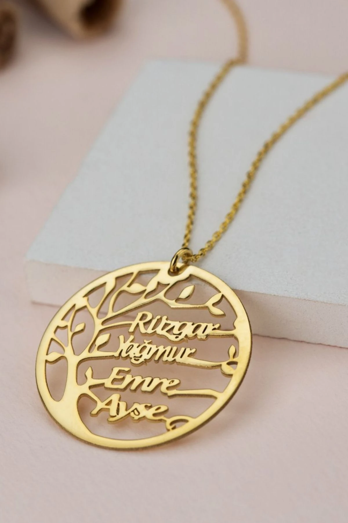 Gümüş Isimli Soy Ağacı Kolye