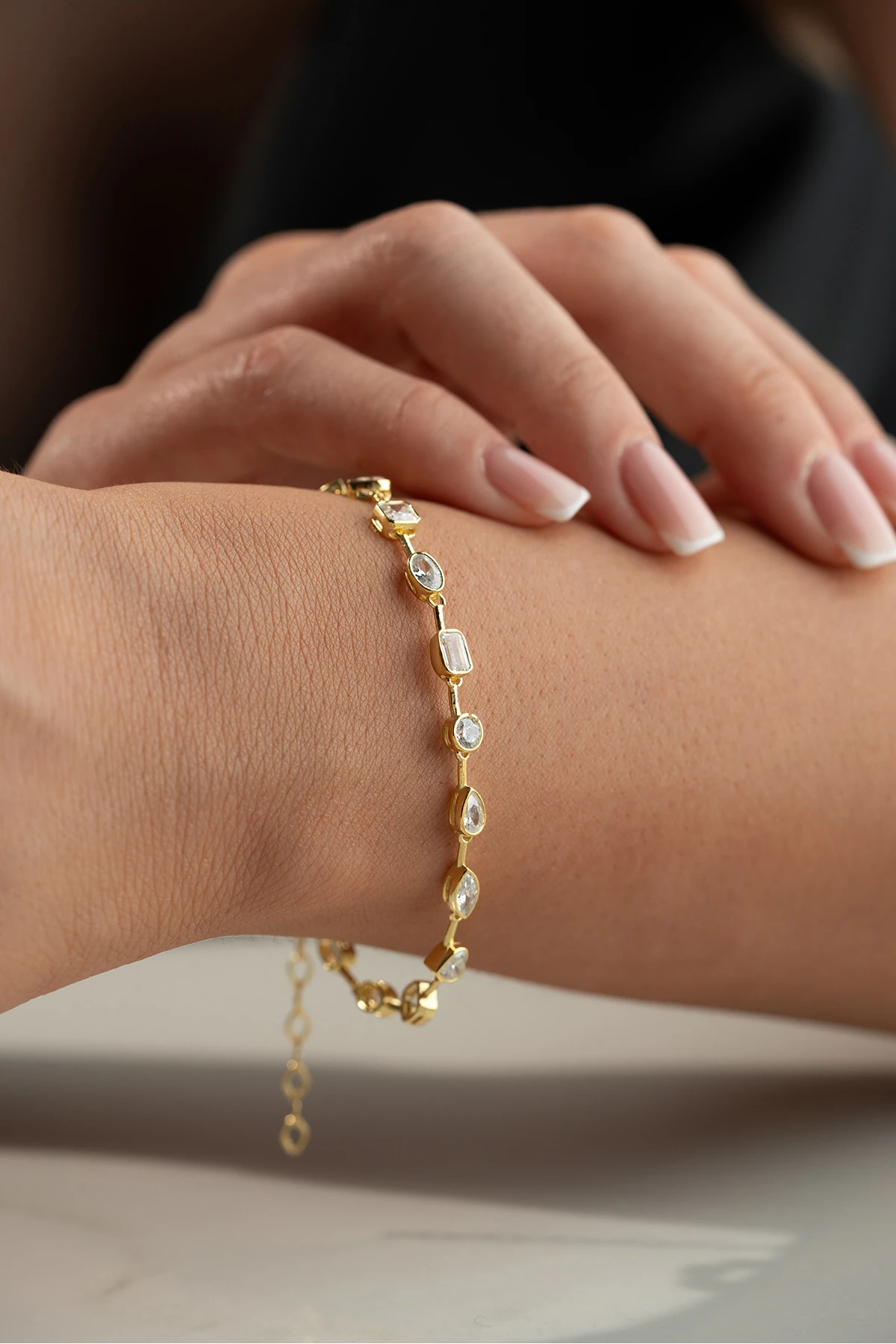 Gümüş Zirkon Taşlı Model Bileklik