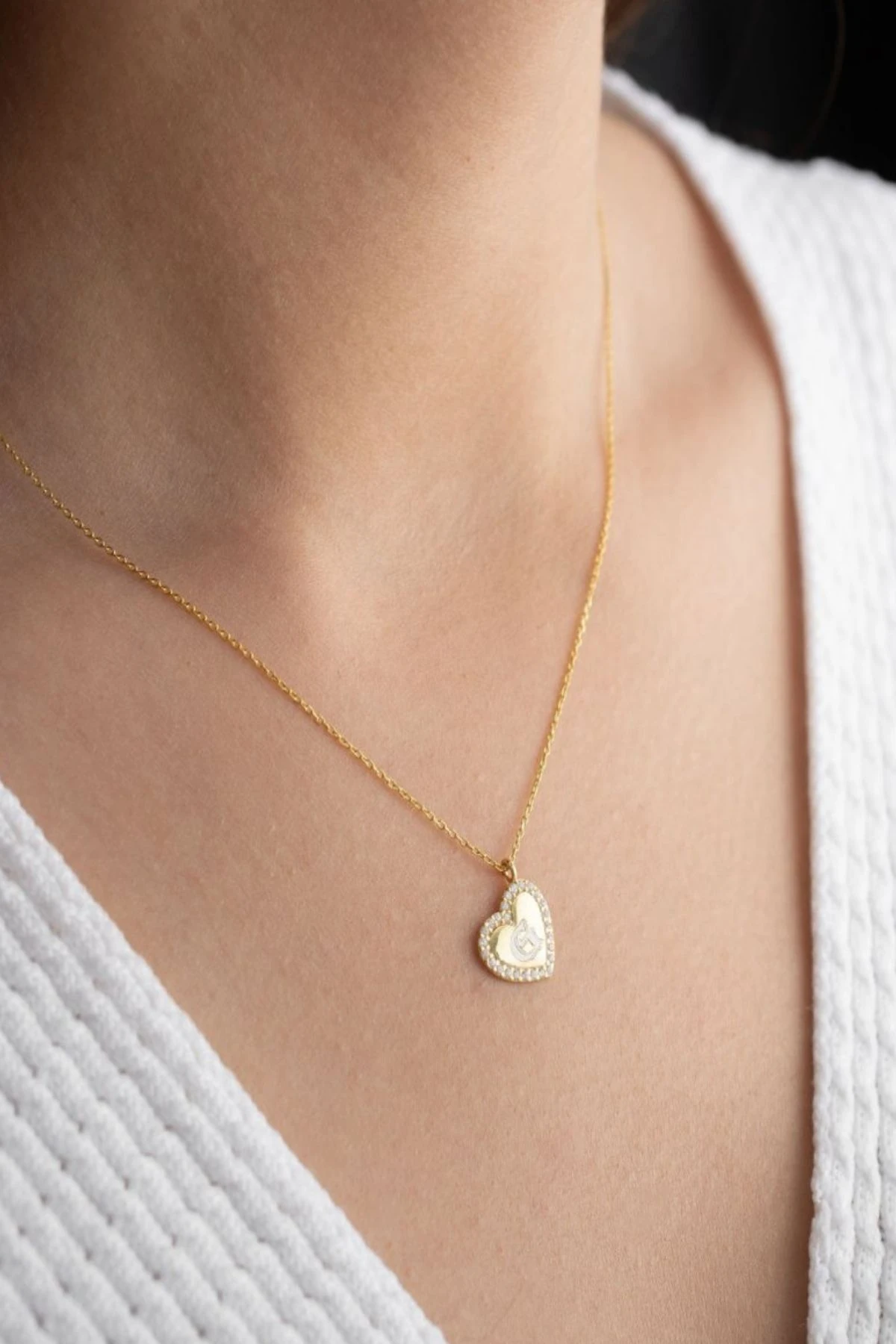 Gümüş Kişiye Özel Harfli Minimal Kalp Kolye