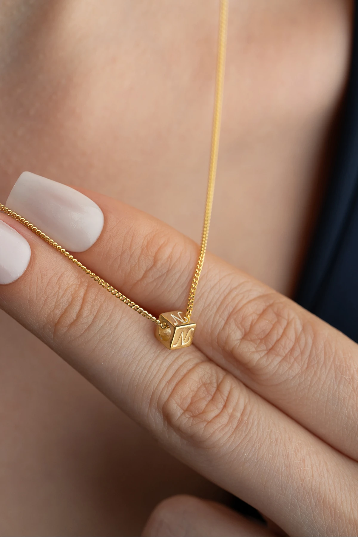 Gümüş Kişiye Özel Küp Harf Kolye