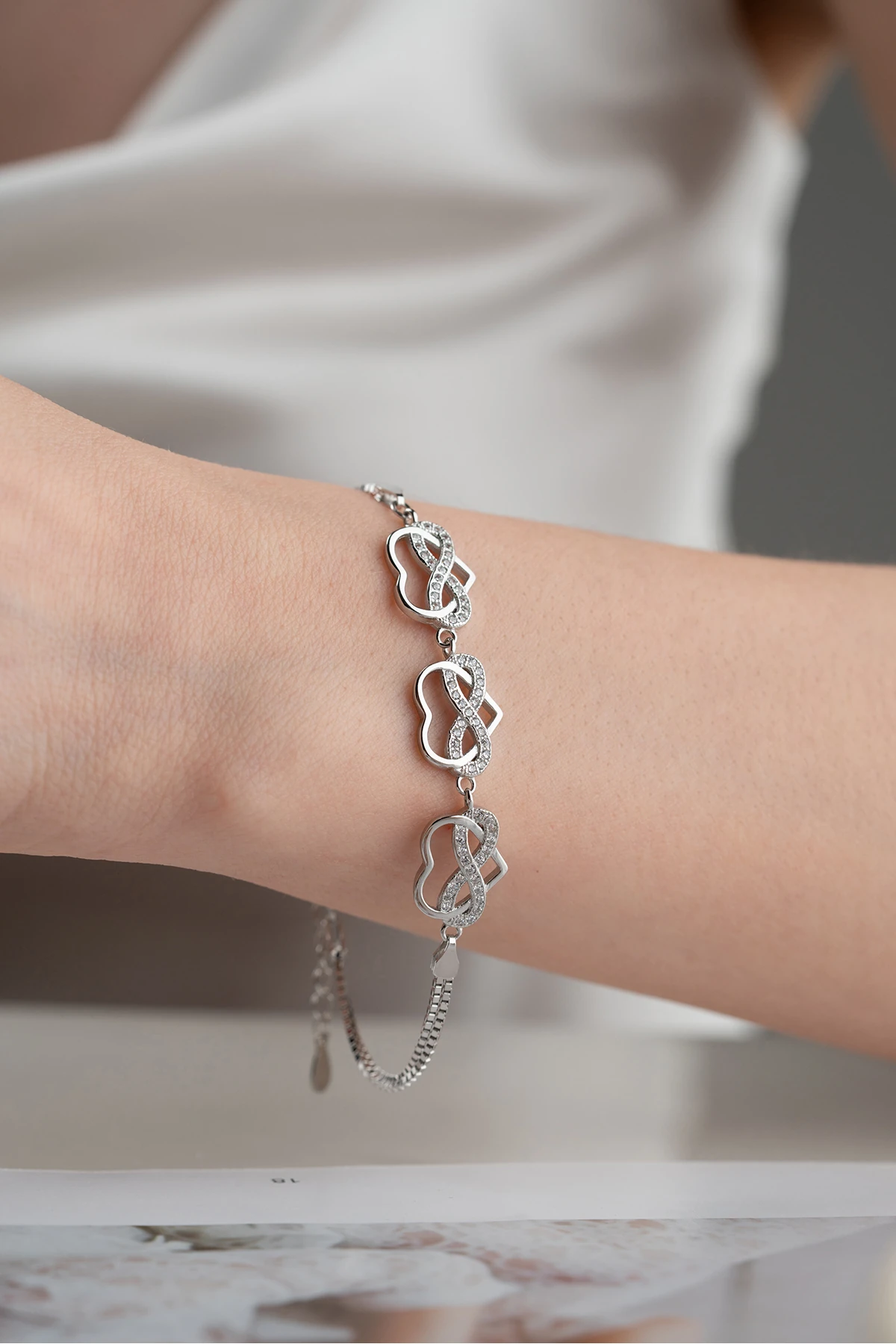 Gümüş Sonsuzluklu Kalp Bileklik