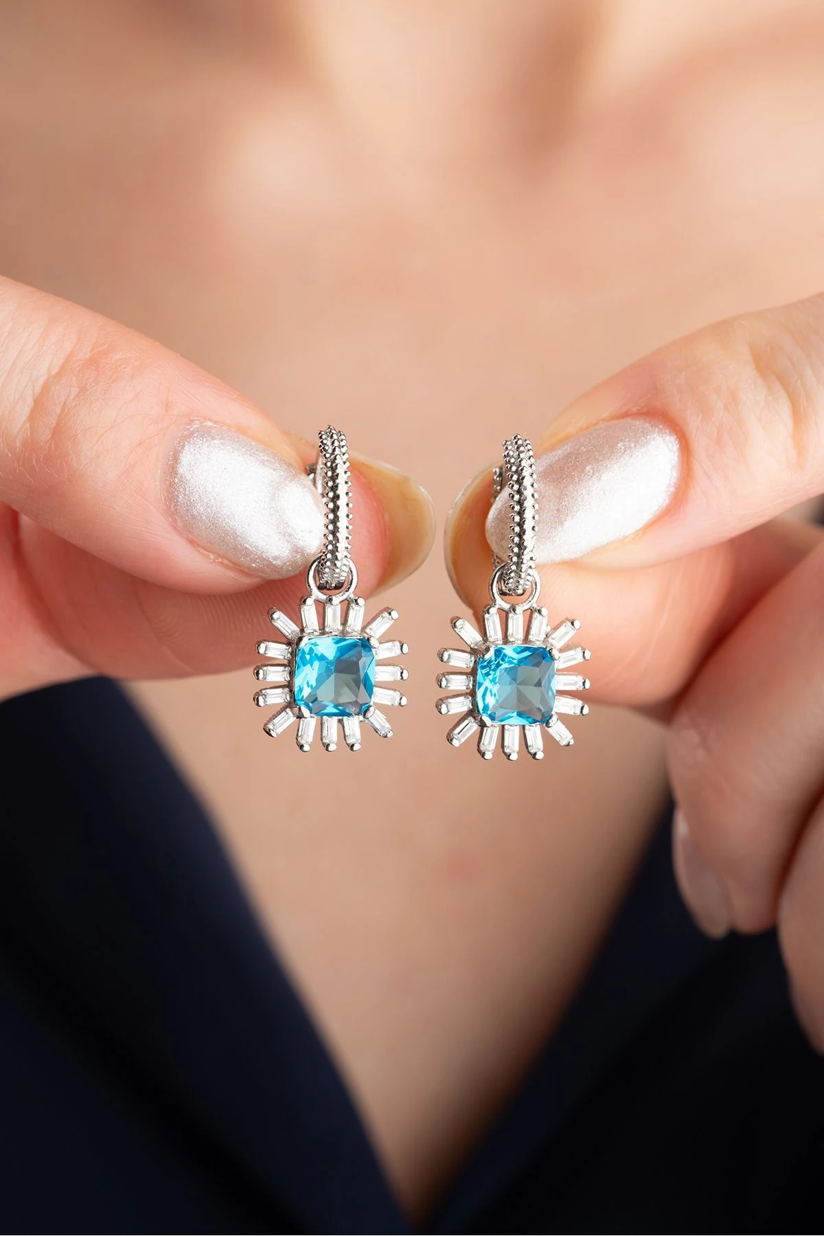 Gümüş Baget Taşlı Küpe