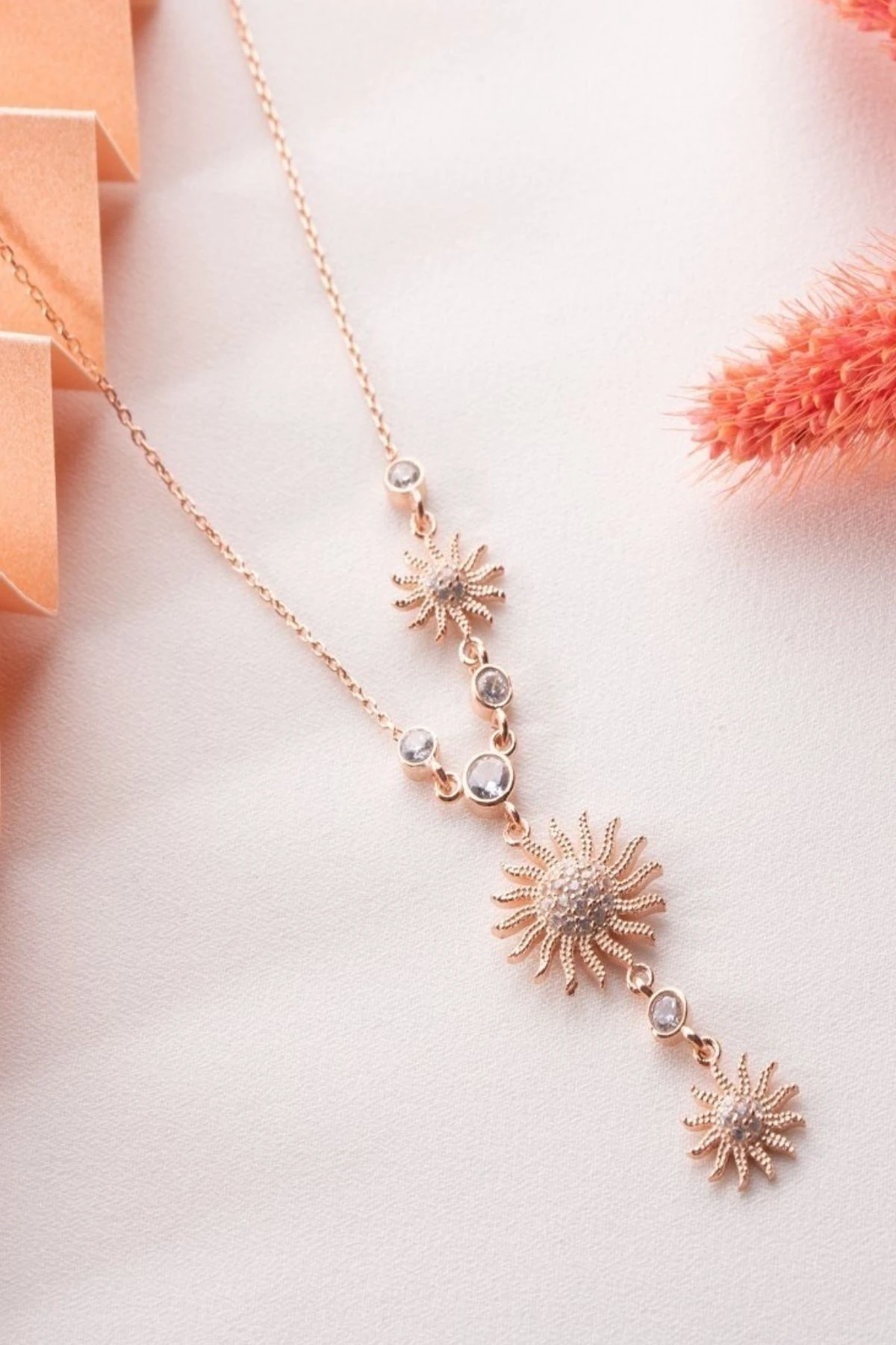 Gümüş Akışlı Güneş Kolye