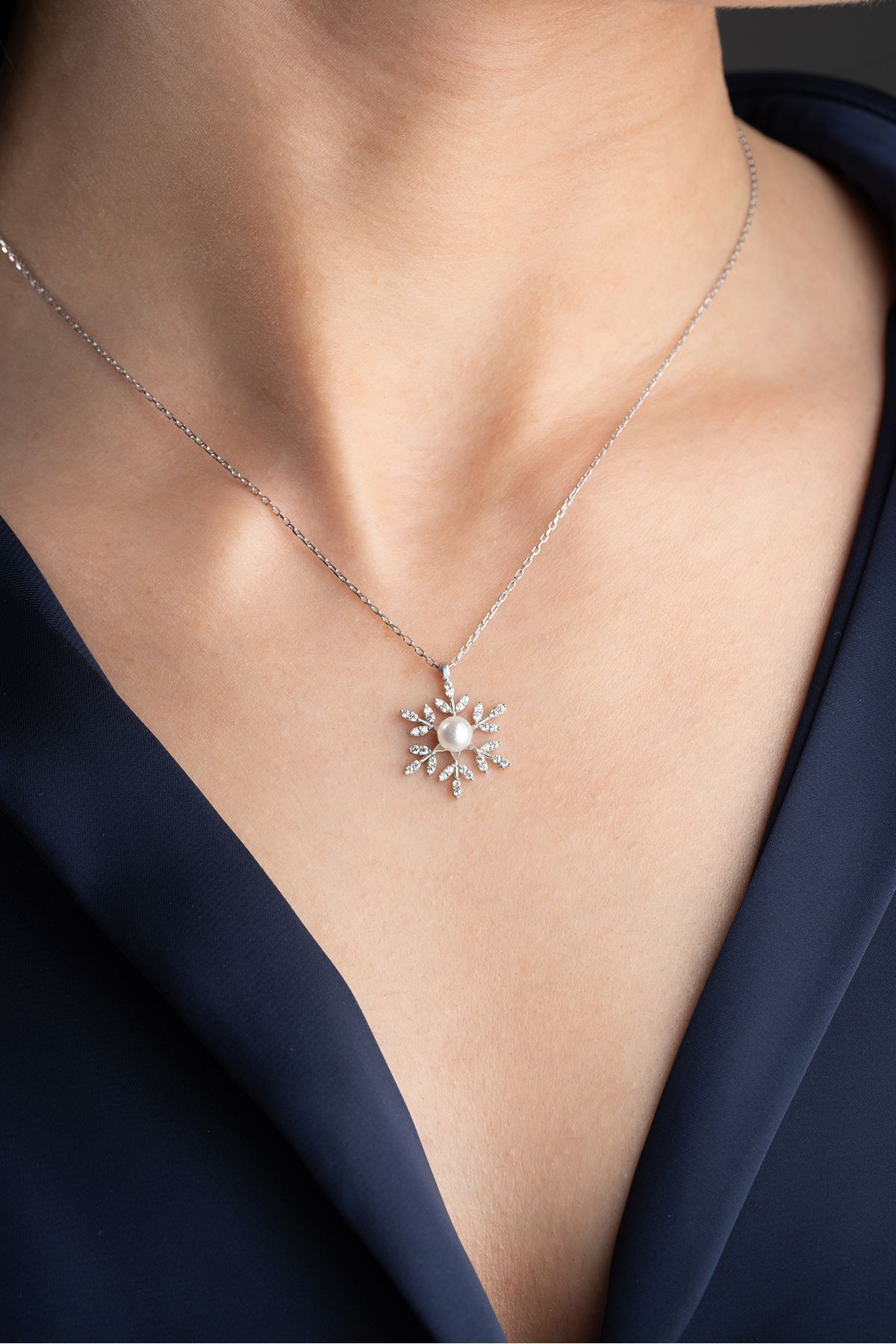 Gümüş İncili Kartanesi Kolye