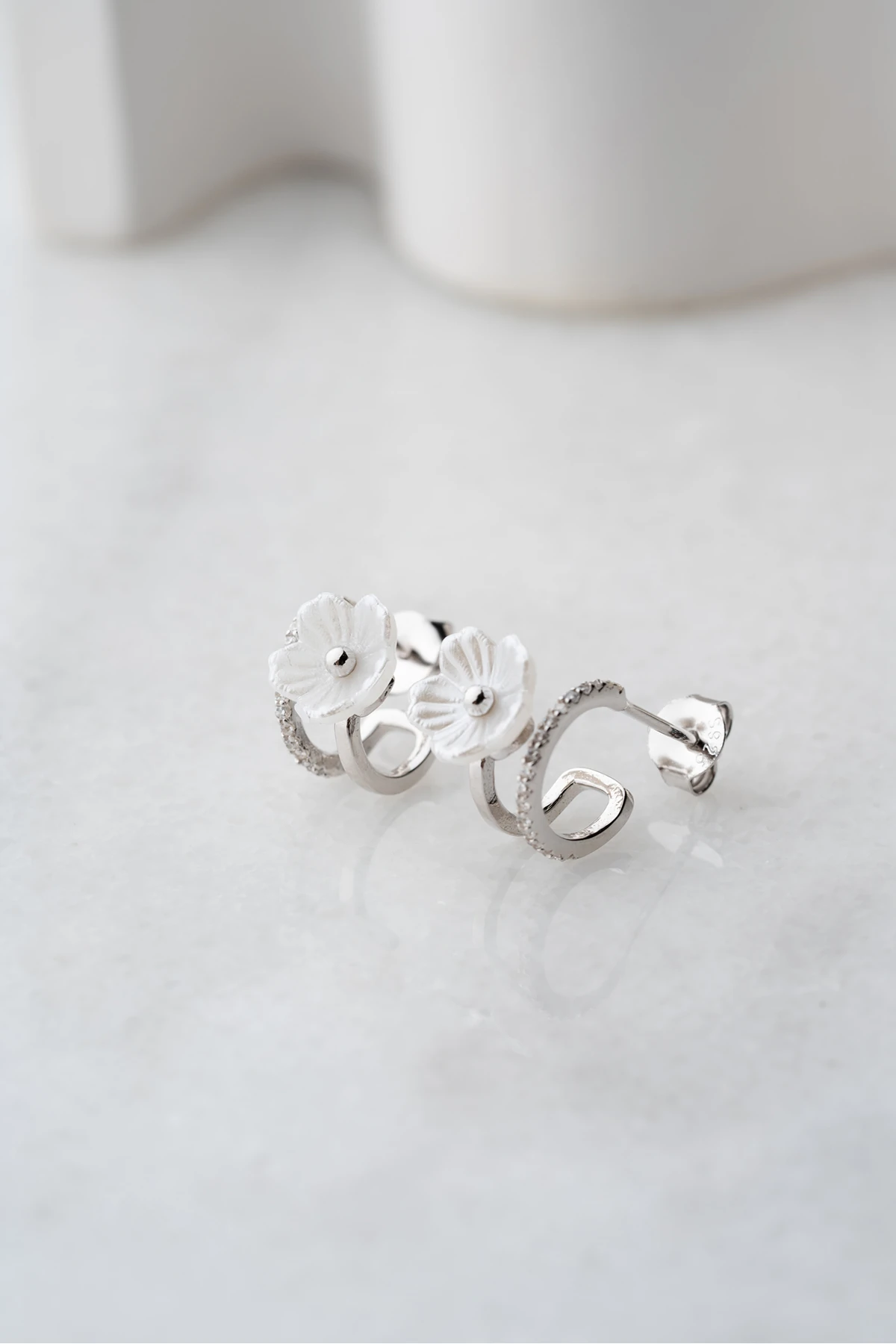 Gümüş Sedefli Çiçek Küpe