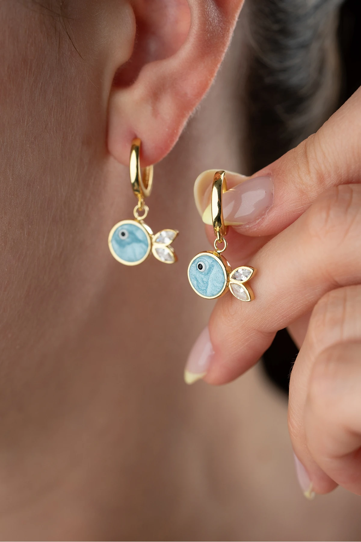 Gümüş Mavi Mineli Balık Küpe