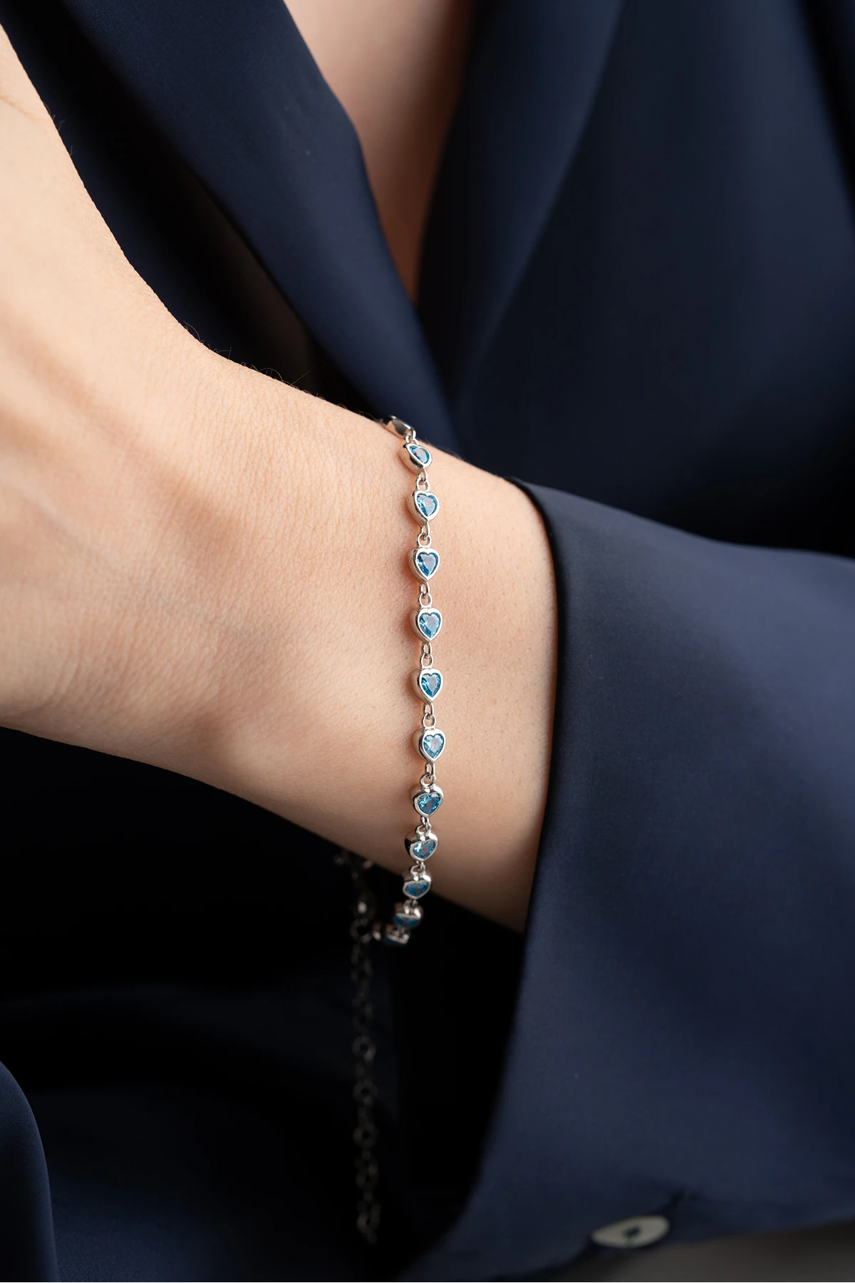 Gümüş Kalpli Aqua Su Yolu Bileklik