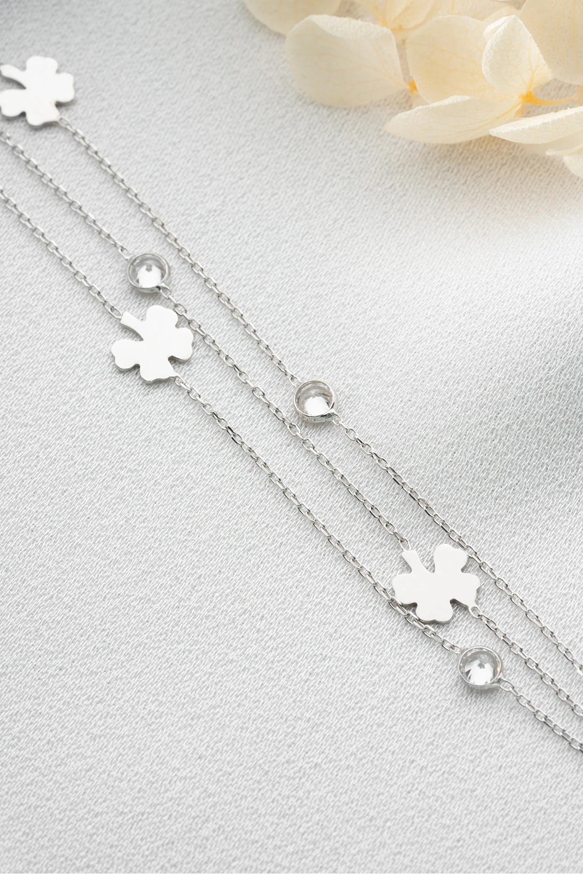 Gümüş 3 Sıra Yoncalı Taşlı Bileklik