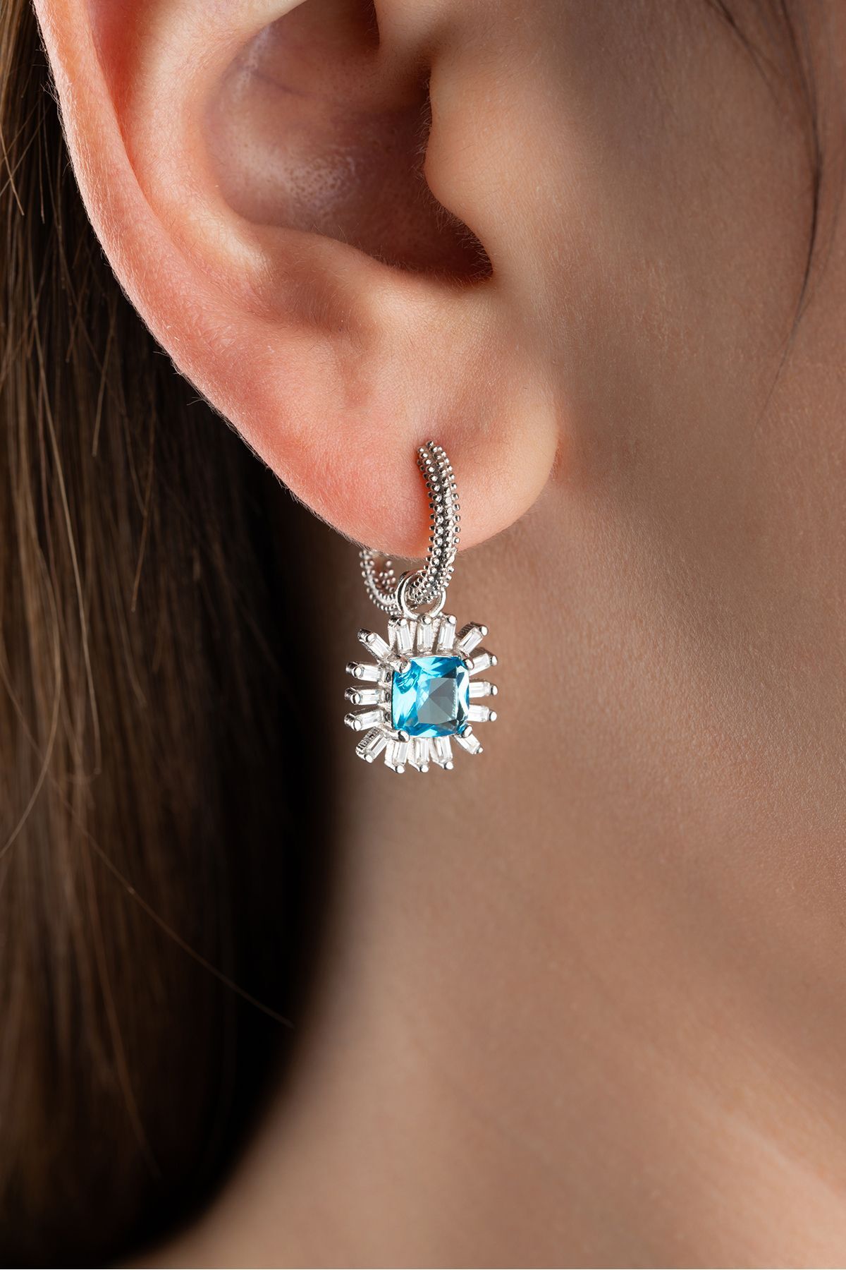 Gümüş Baget Taşlı Küpe