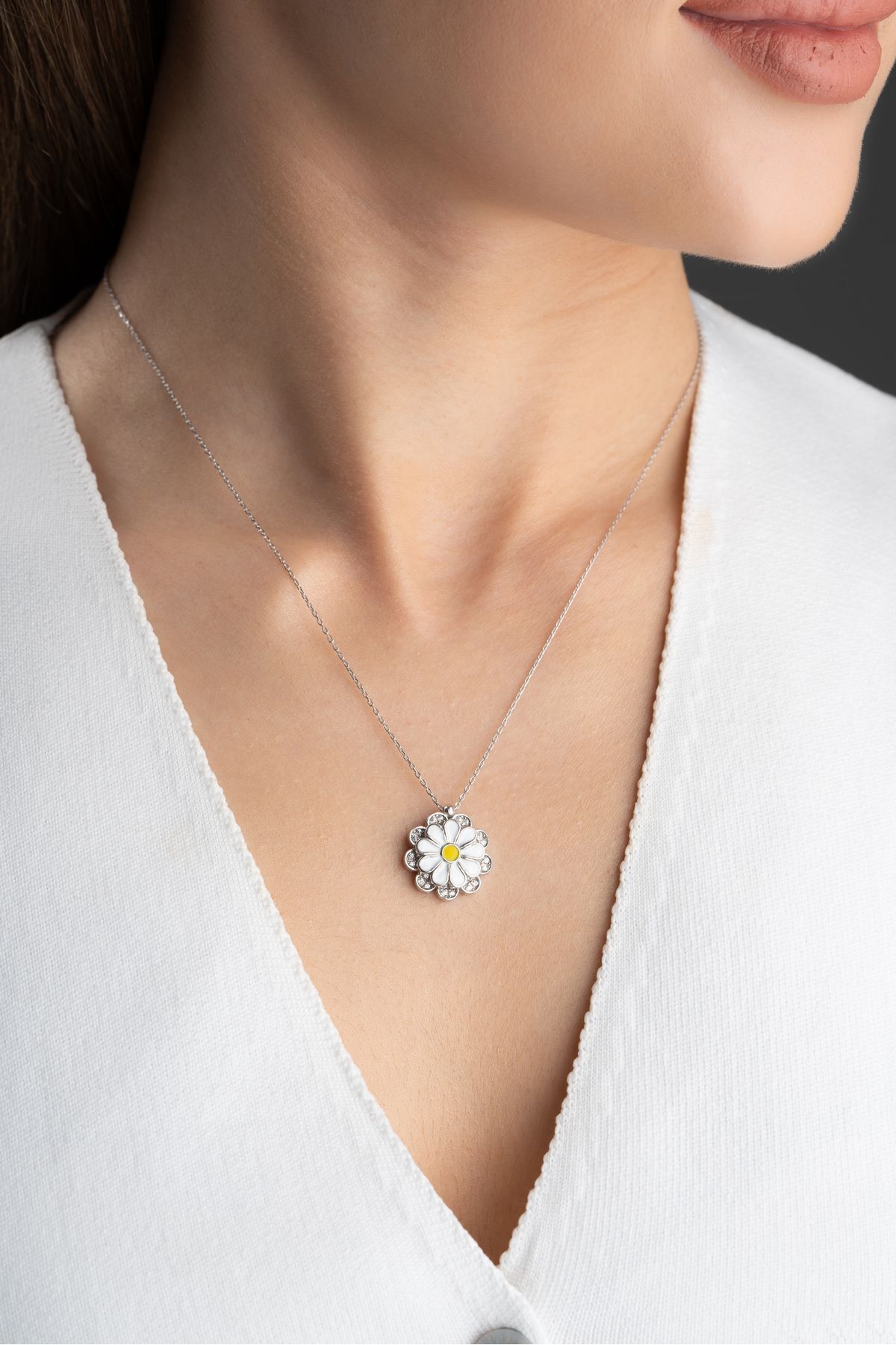 Gümüş Zirkon Taşlı Dönebilen Papatya Kolye