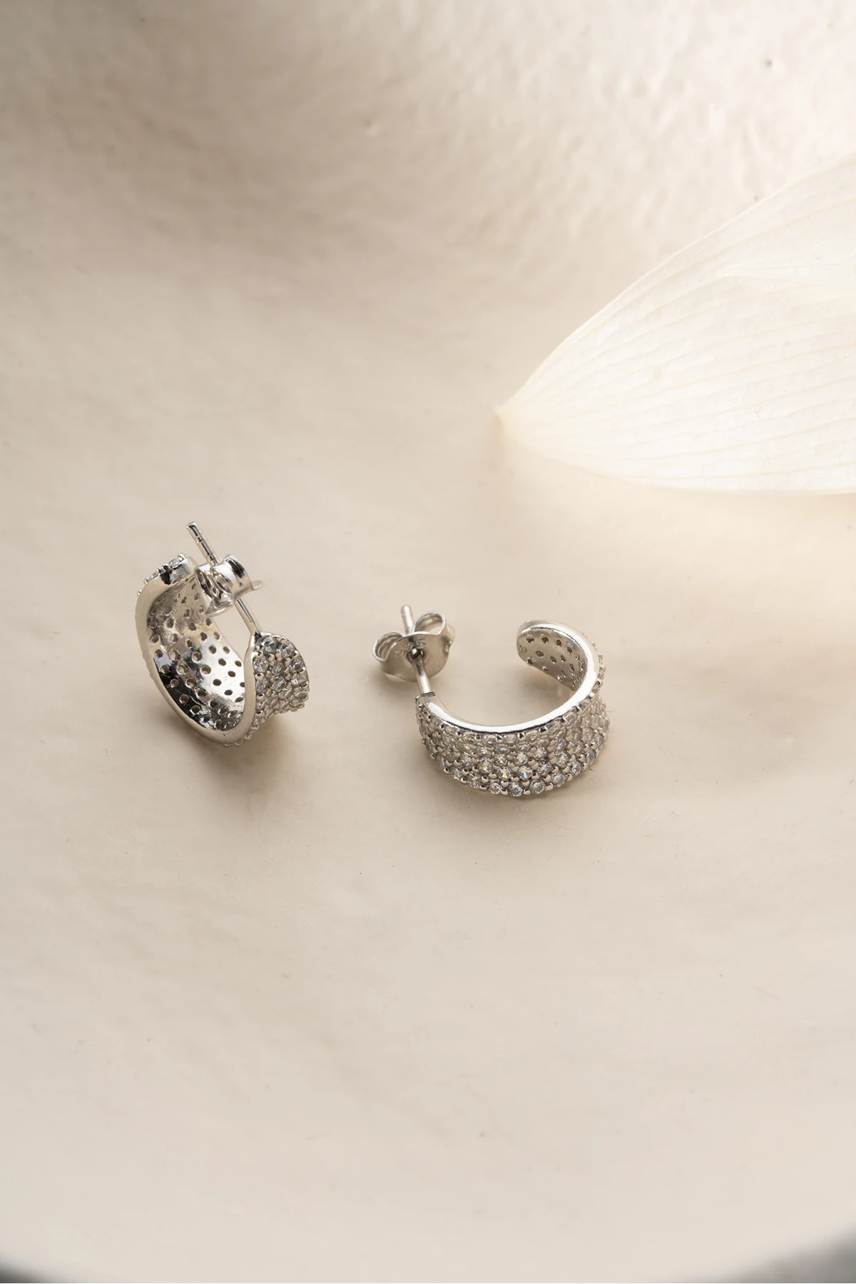 Gümüş Taşlı Halka Küpe