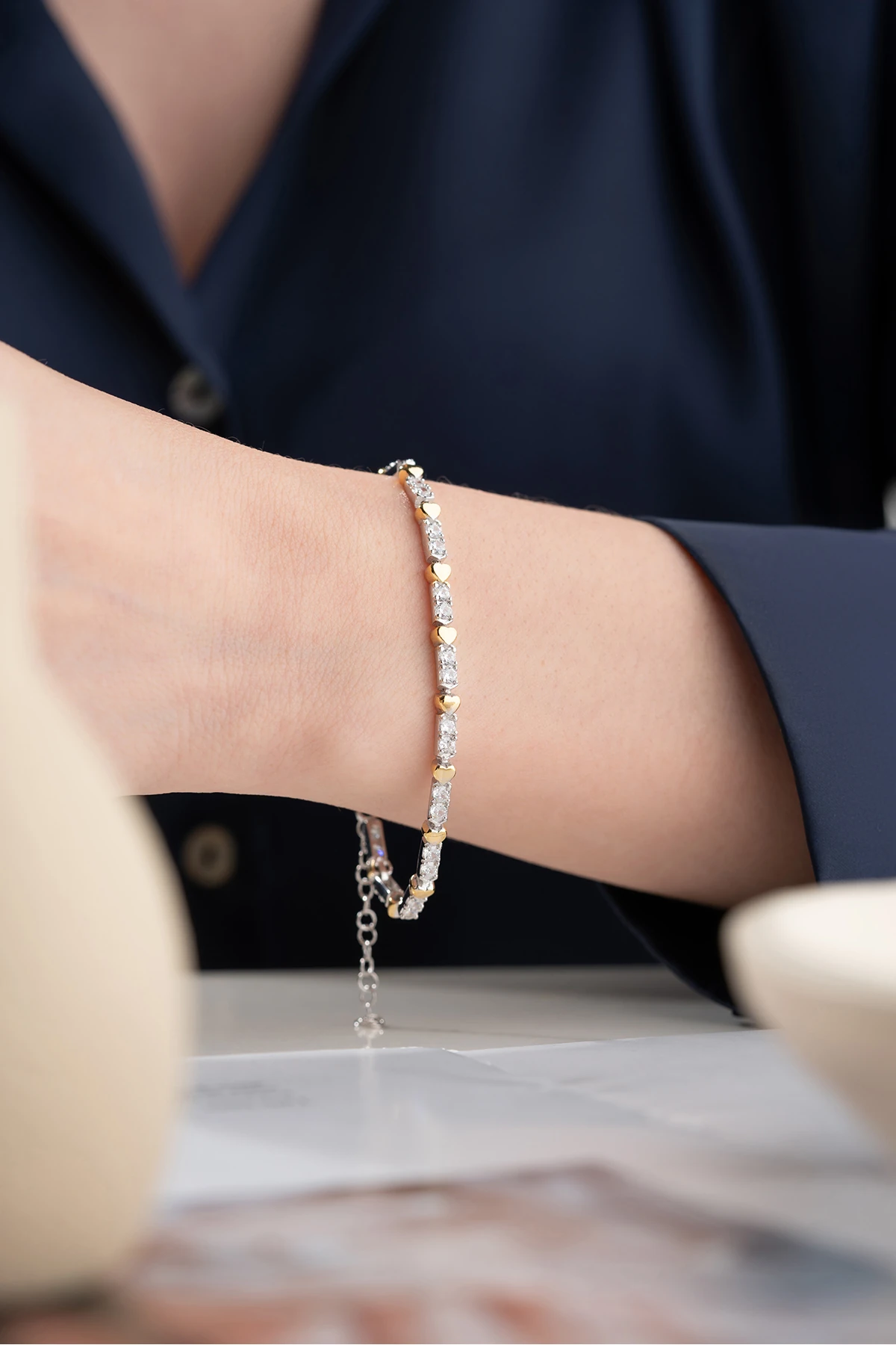 Gümüş Zirkon Taşlı Kalpli Trend Bileklik