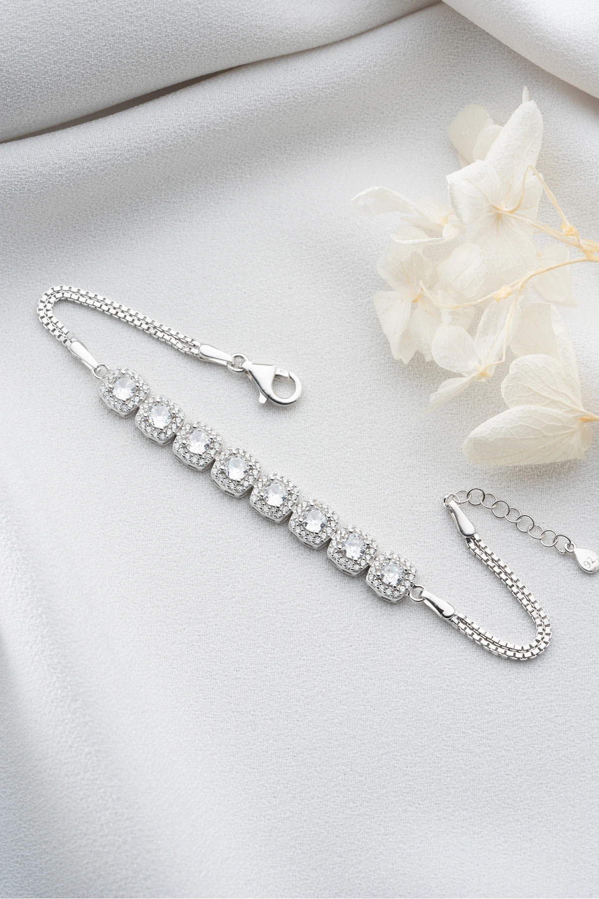 Gümüş Baget Model Taşlı Bileklik