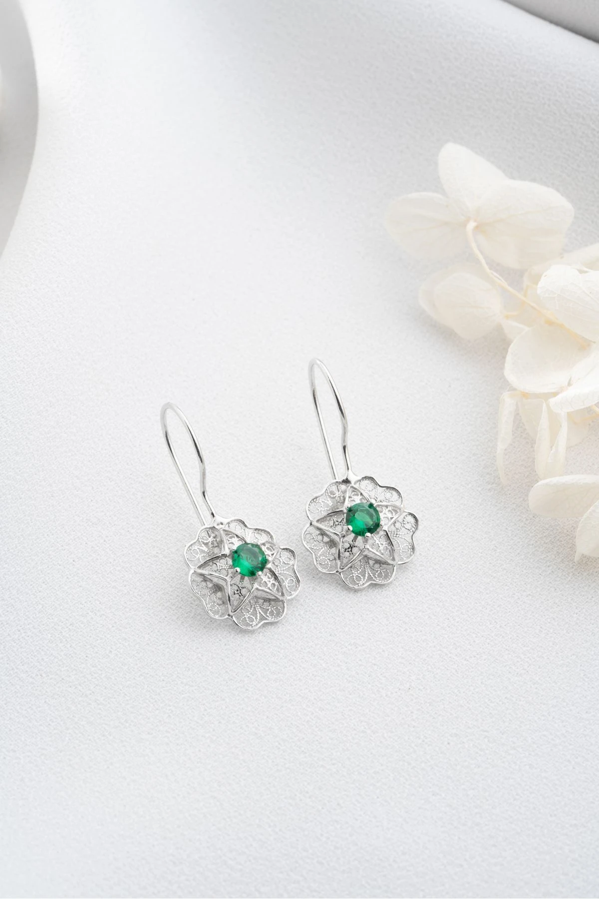 Gümüş Telkari İşlemeli Sallantılı Küpe