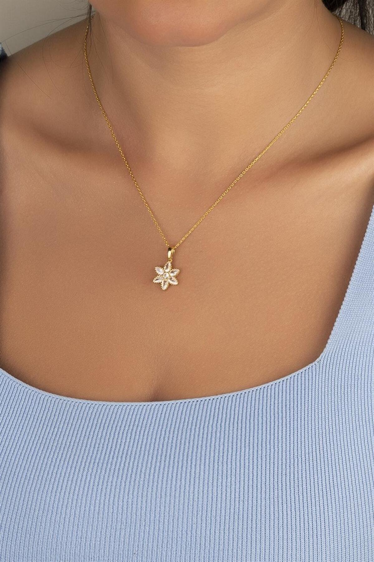 Gümüş Lotus Çiçeği Kolye