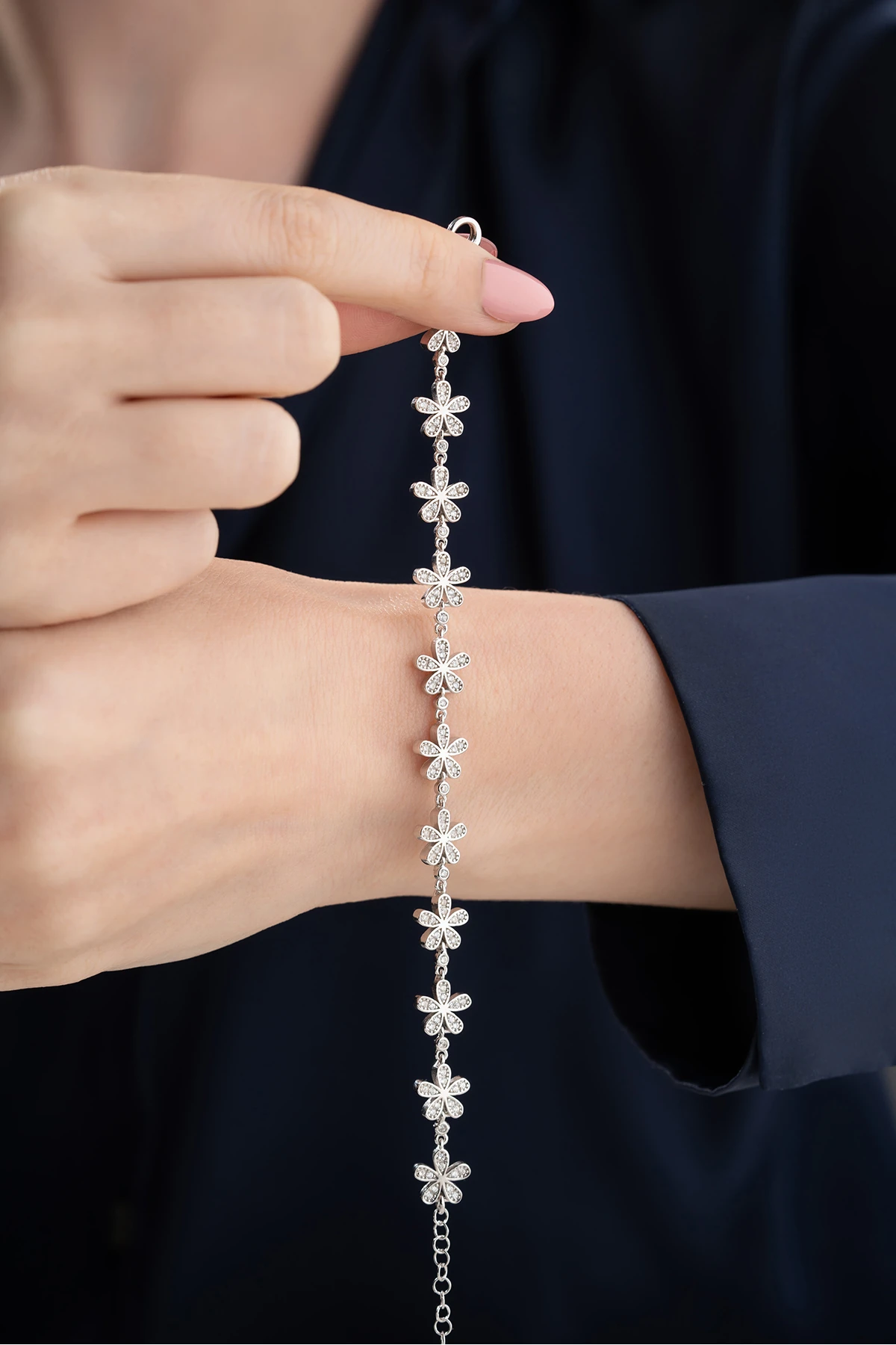 Gümüş Zirkon Taşlı Papatya Bileklik