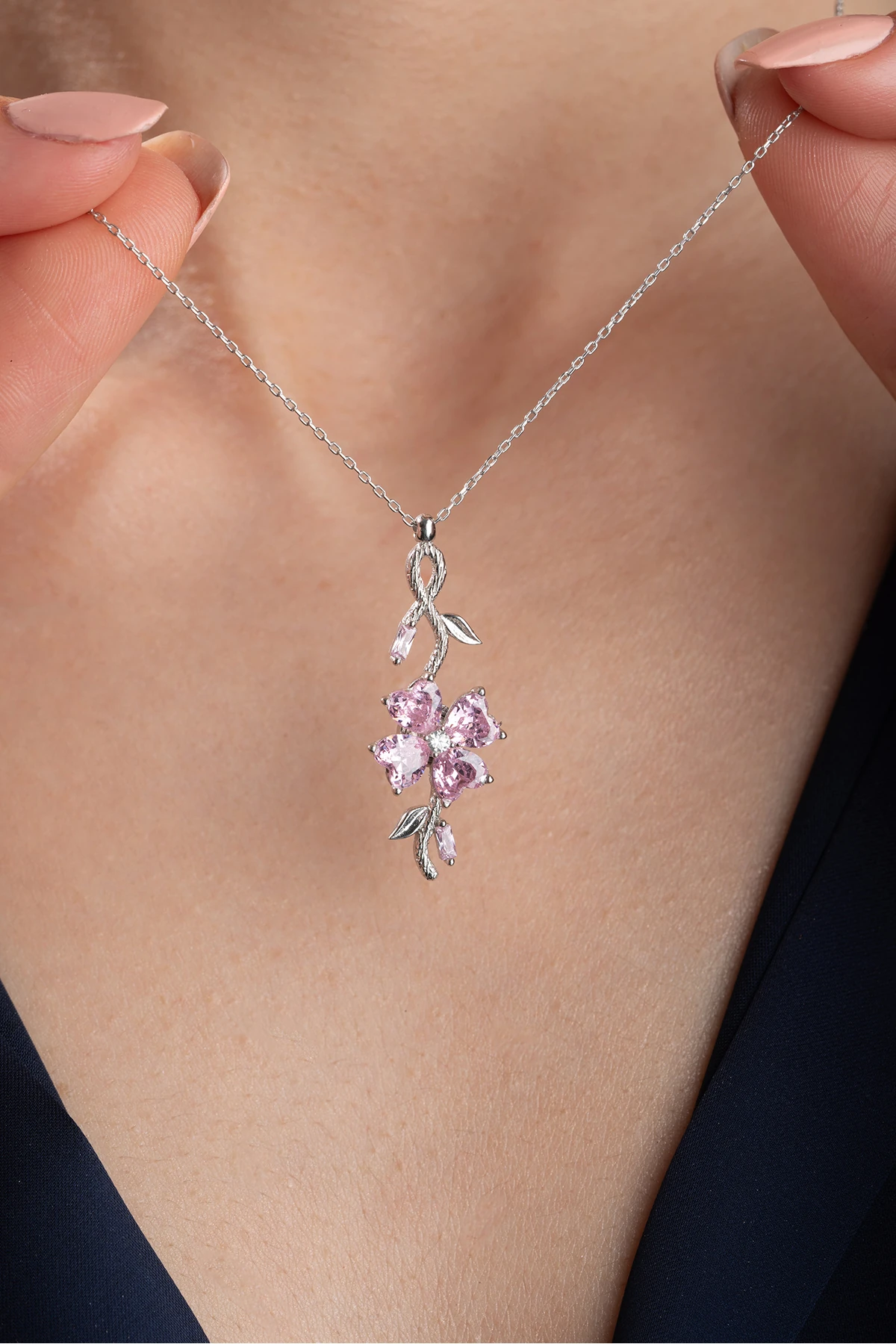 Gümüş Dönen Çiçek Kolye